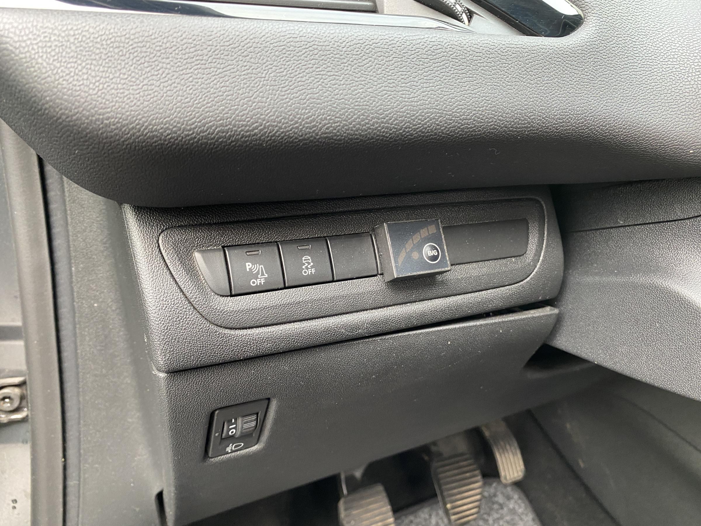 Peugeot 208, 2017 - pohled č. 16