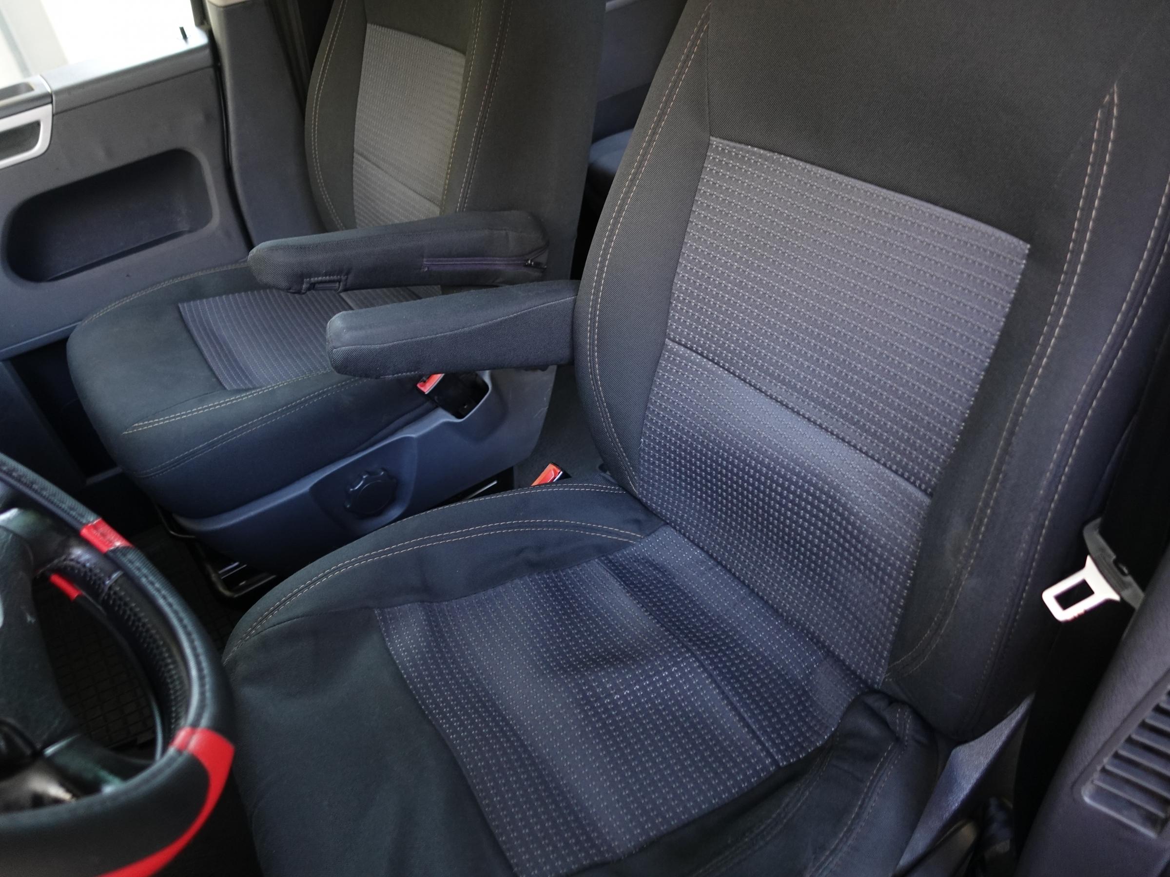 Volkswagen Multivan, 2008 - pohled č. 10