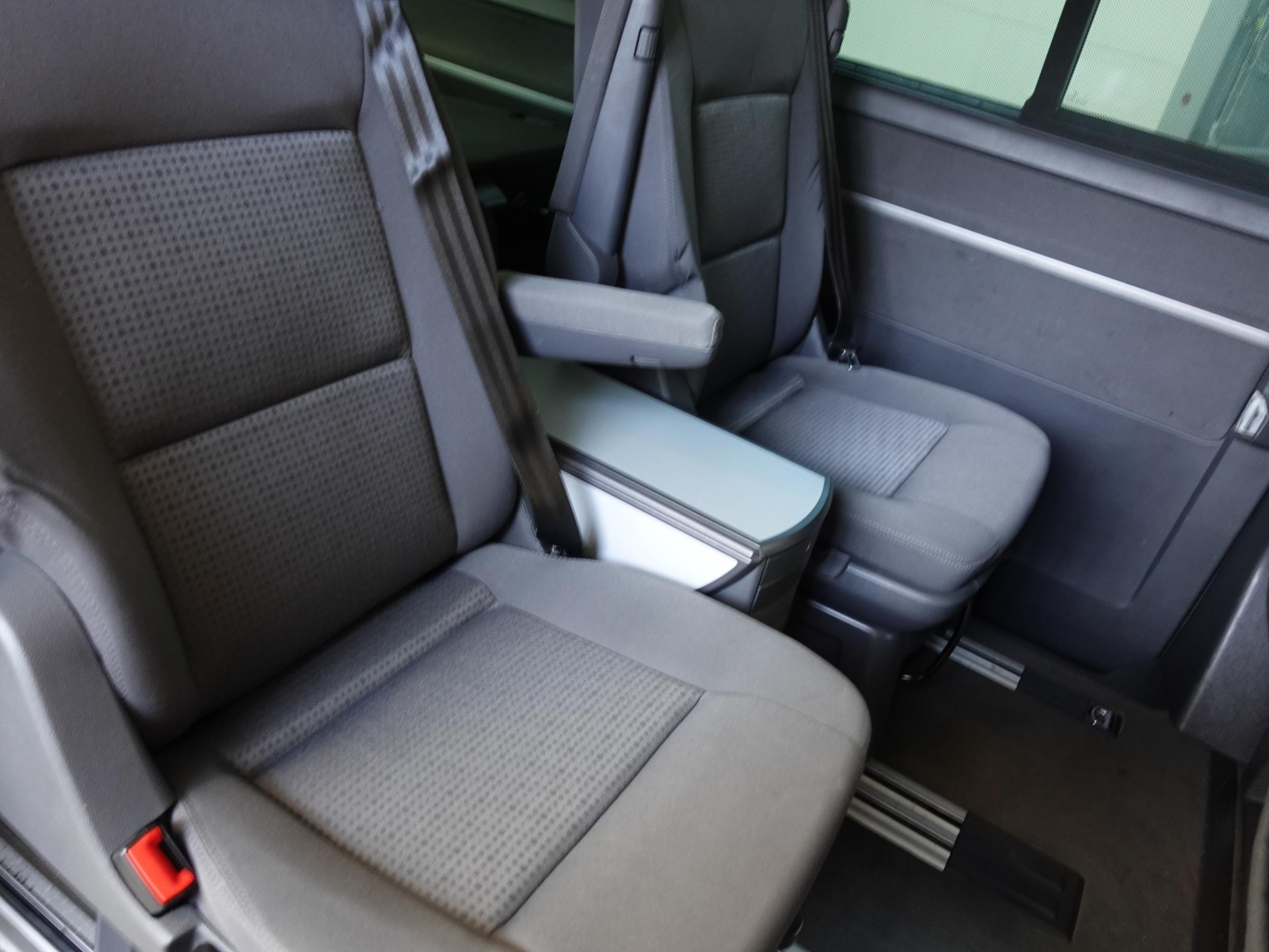 Volkswagen Multivan, 2008 - pohled č. 13