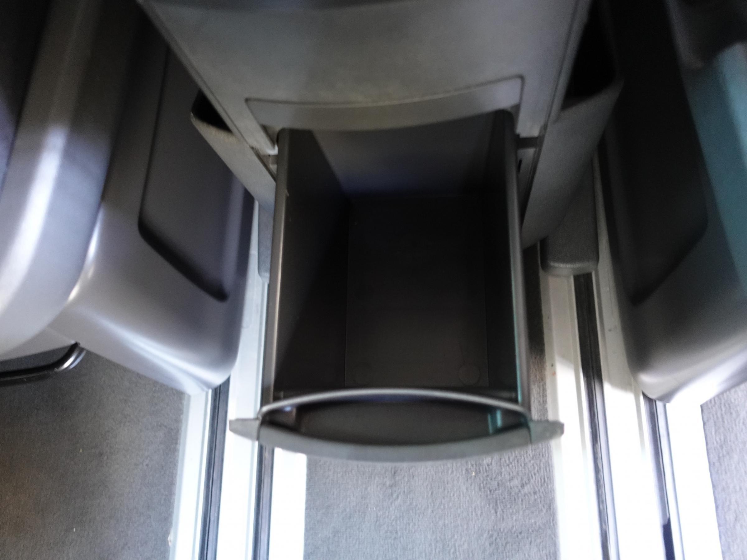 Volkswagen Multivan, 2008 - pohled č. 23