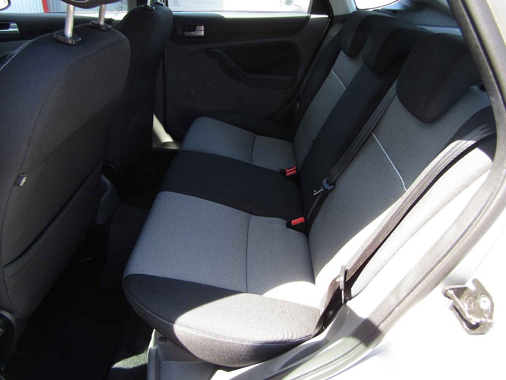 Ford Focus 1.6 i 
