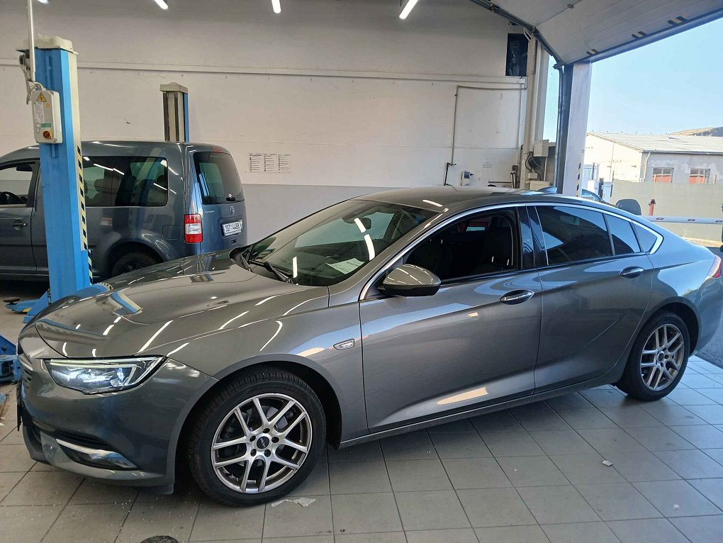 Opel Insignia 1.5 T 
