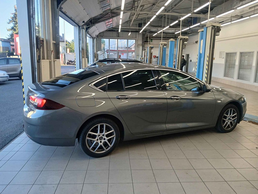Opel Insignia 1.5 T 