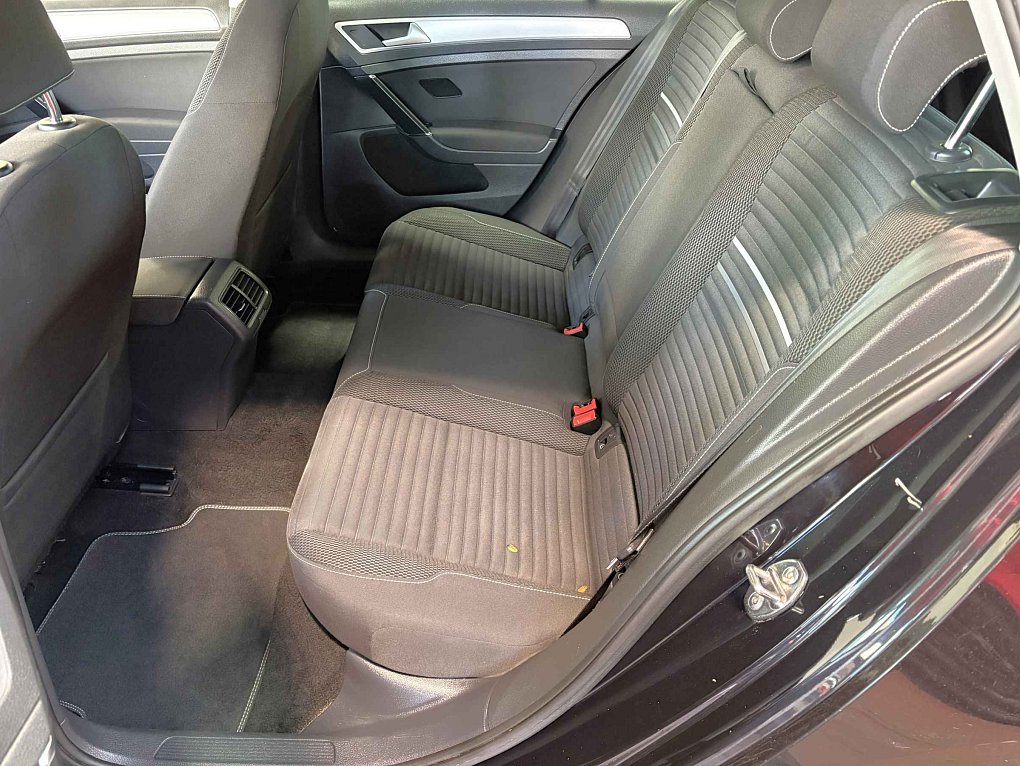 Volkswagen Golf 1.4 TSi 
