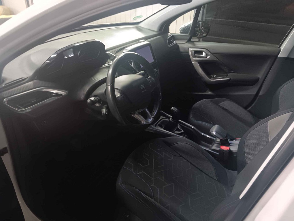 Peugeot 2008 1.2PT 