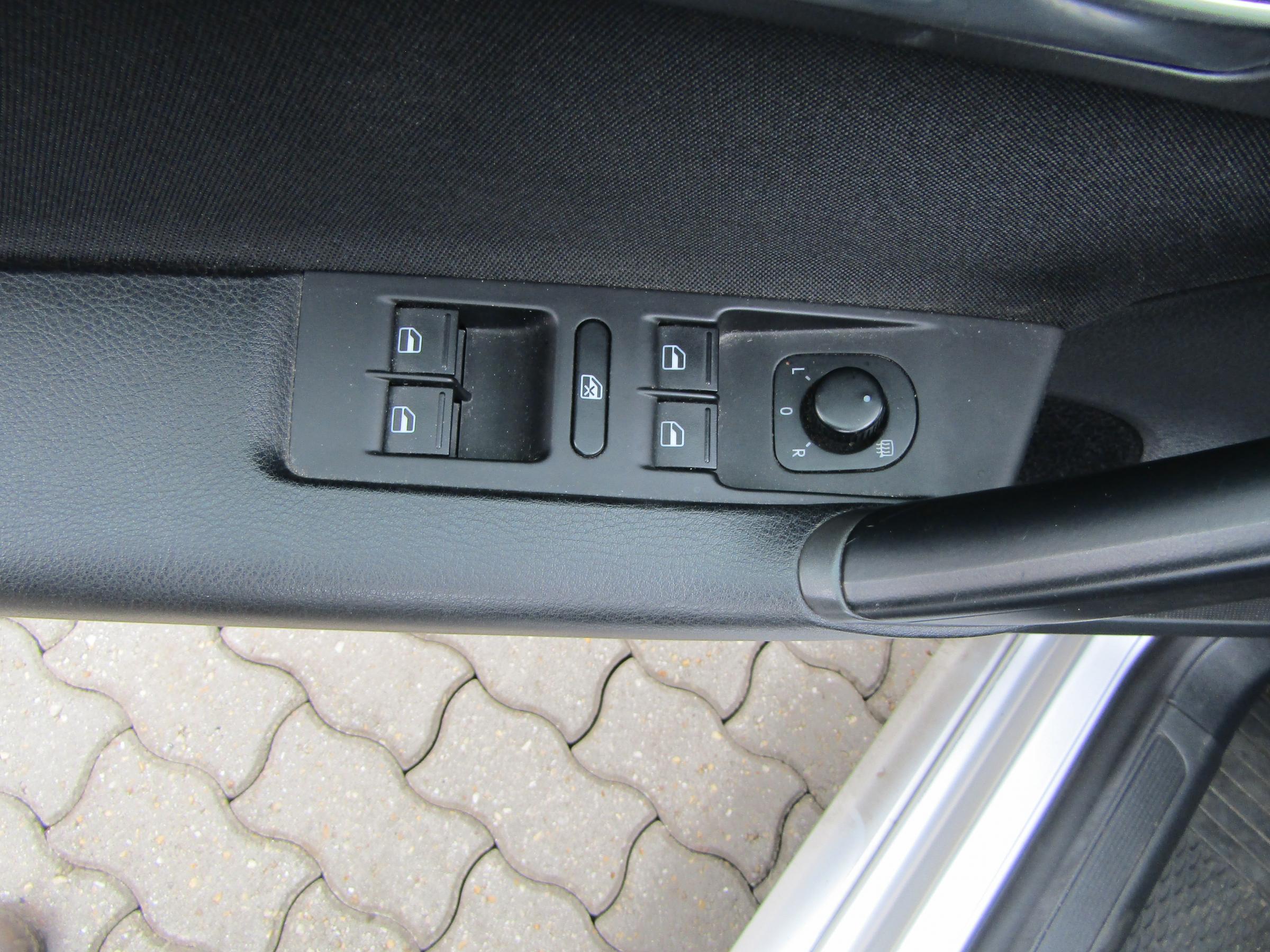 Volkswagen Passat, 2011 - pohled č. 13
