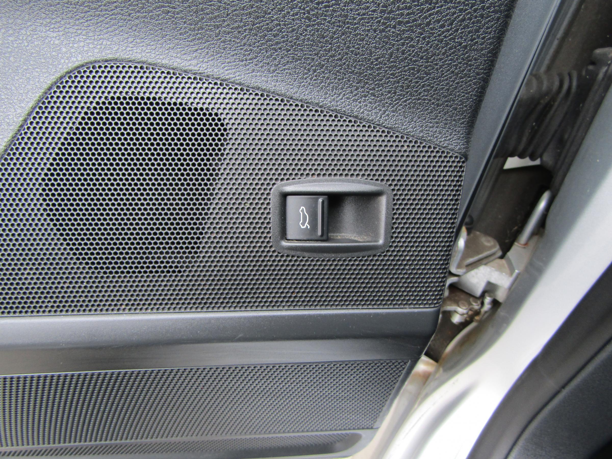 Volkswagen Passat, 2011 - pohled č. 18