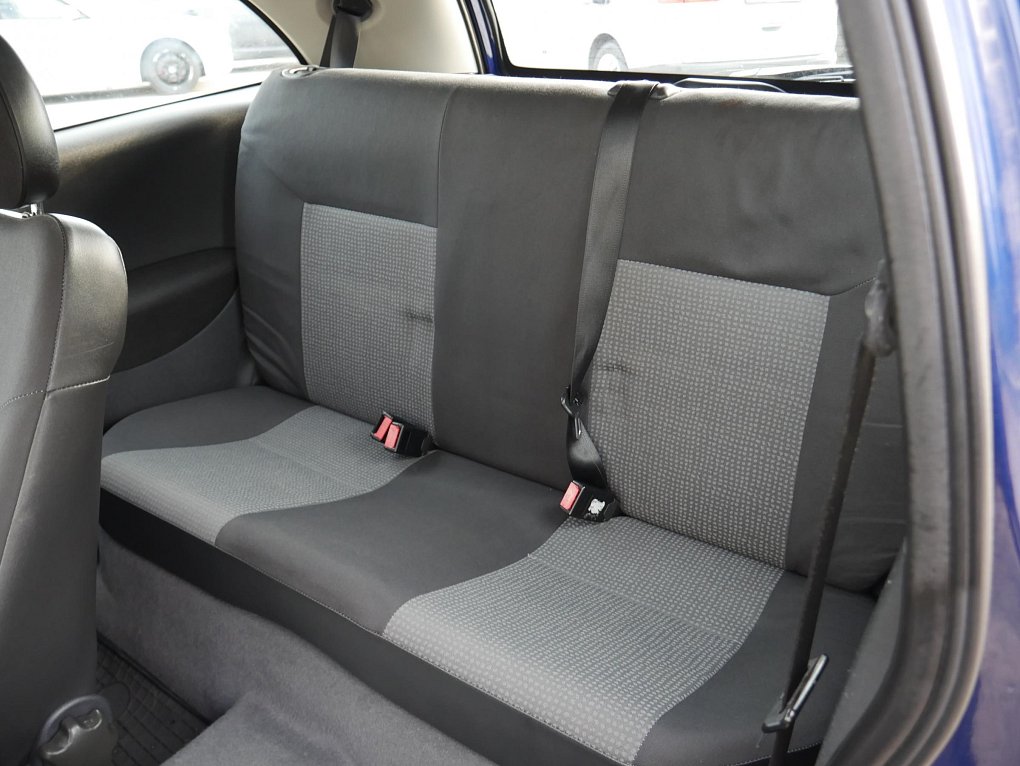 Opel Corsa 1.0i 