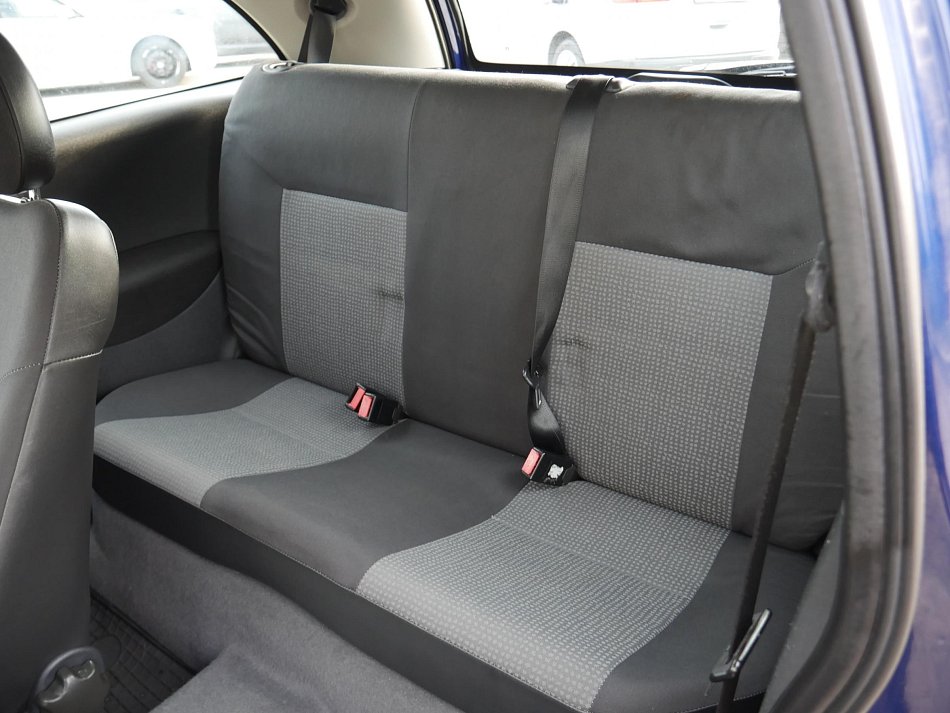 Opel Corsa 1.0i 