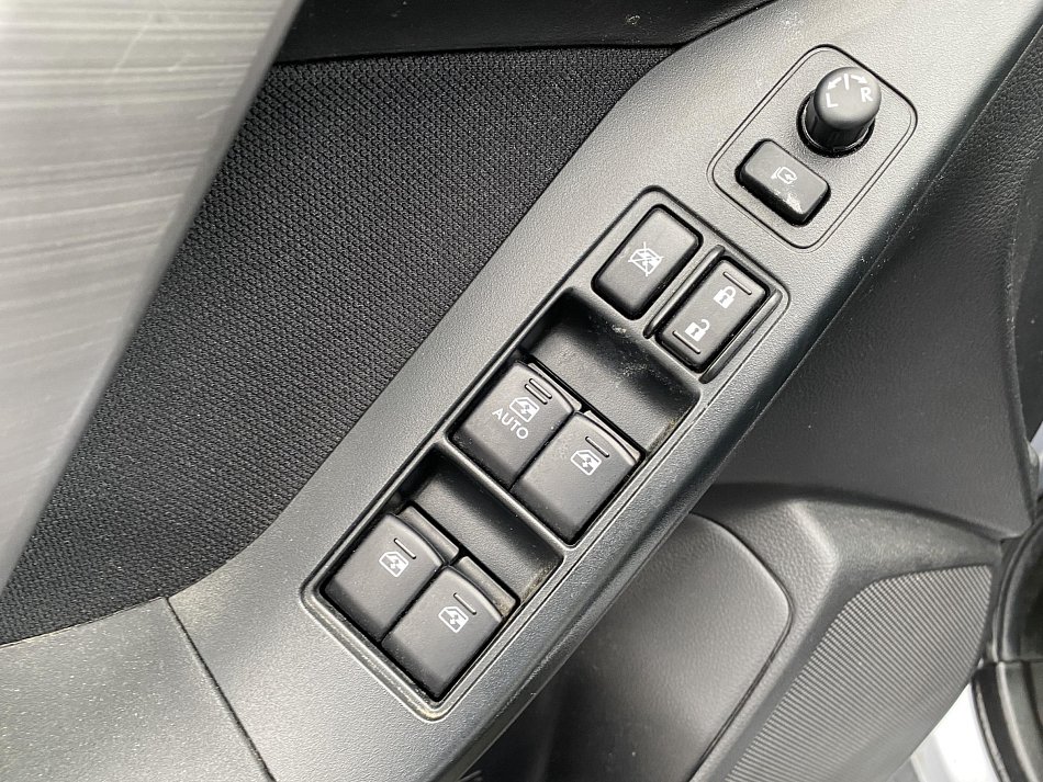 Subaru Forester 2.0i  AWD