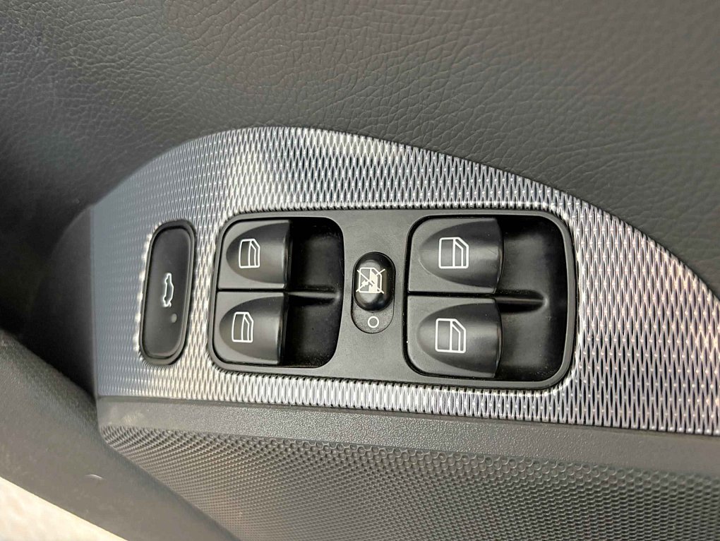 Mercedes-Benz CLK 3.2 i  320