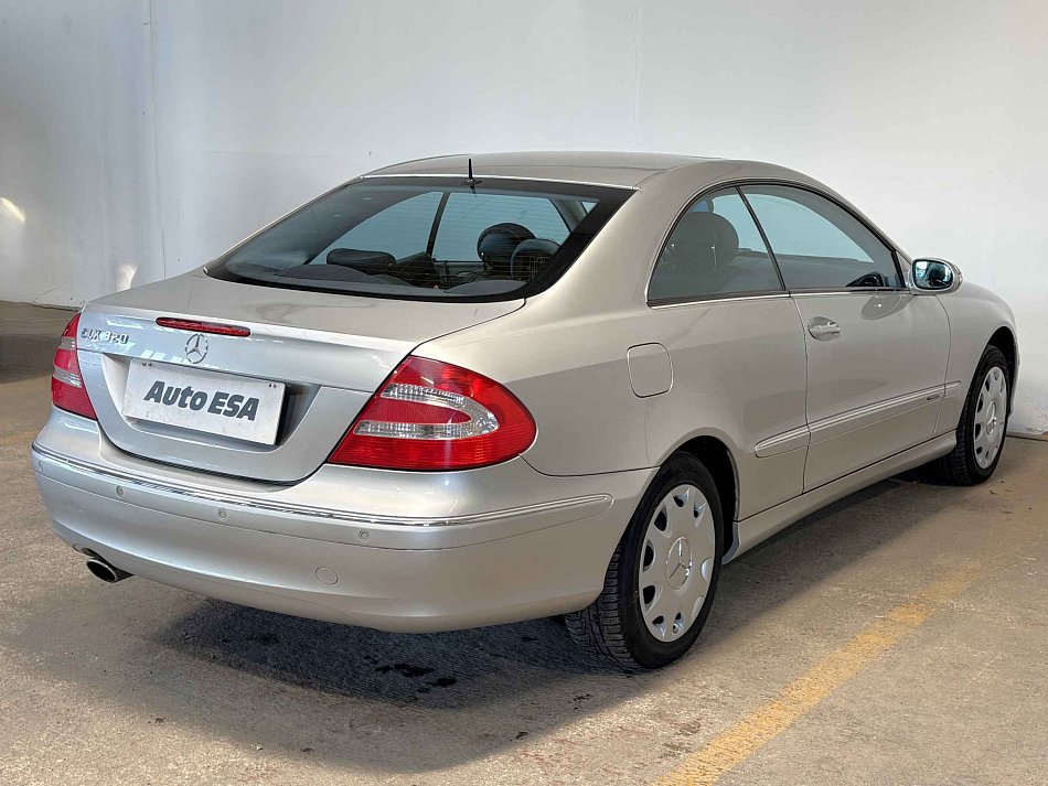 Mercedes-Benz CLK 3.2 i  320
