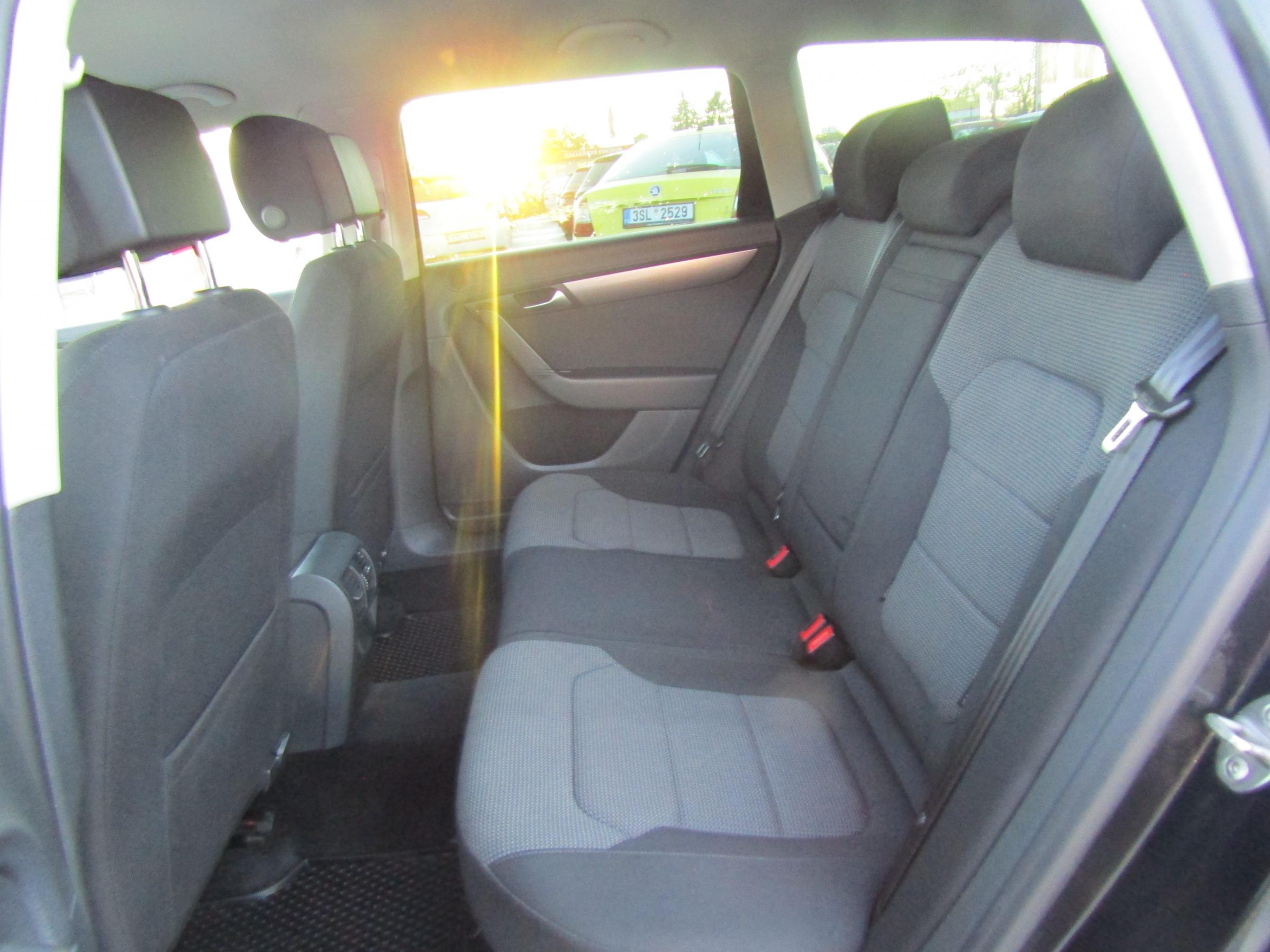 Volkswagen Passat, 2013 - pohled č. 11