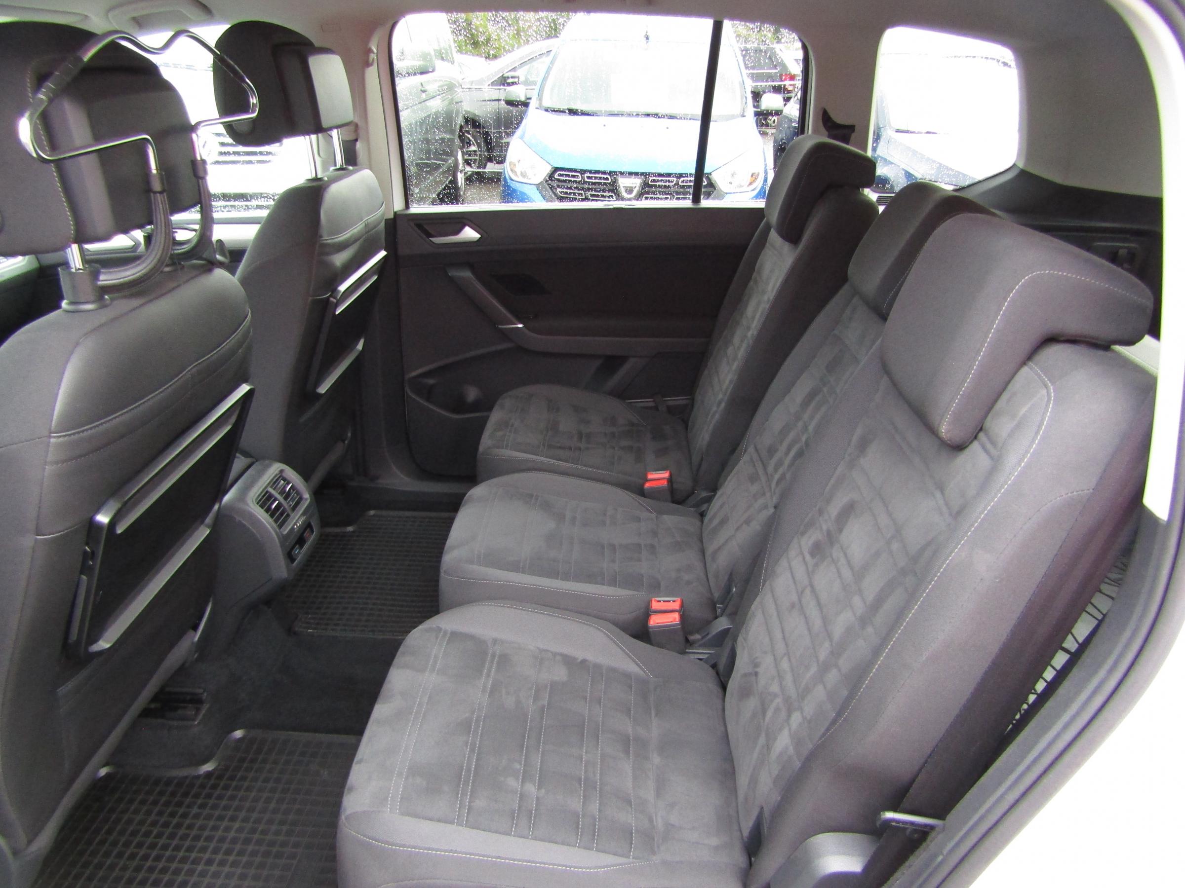 Volkswagen Touran, 2017 - pohled č. 11