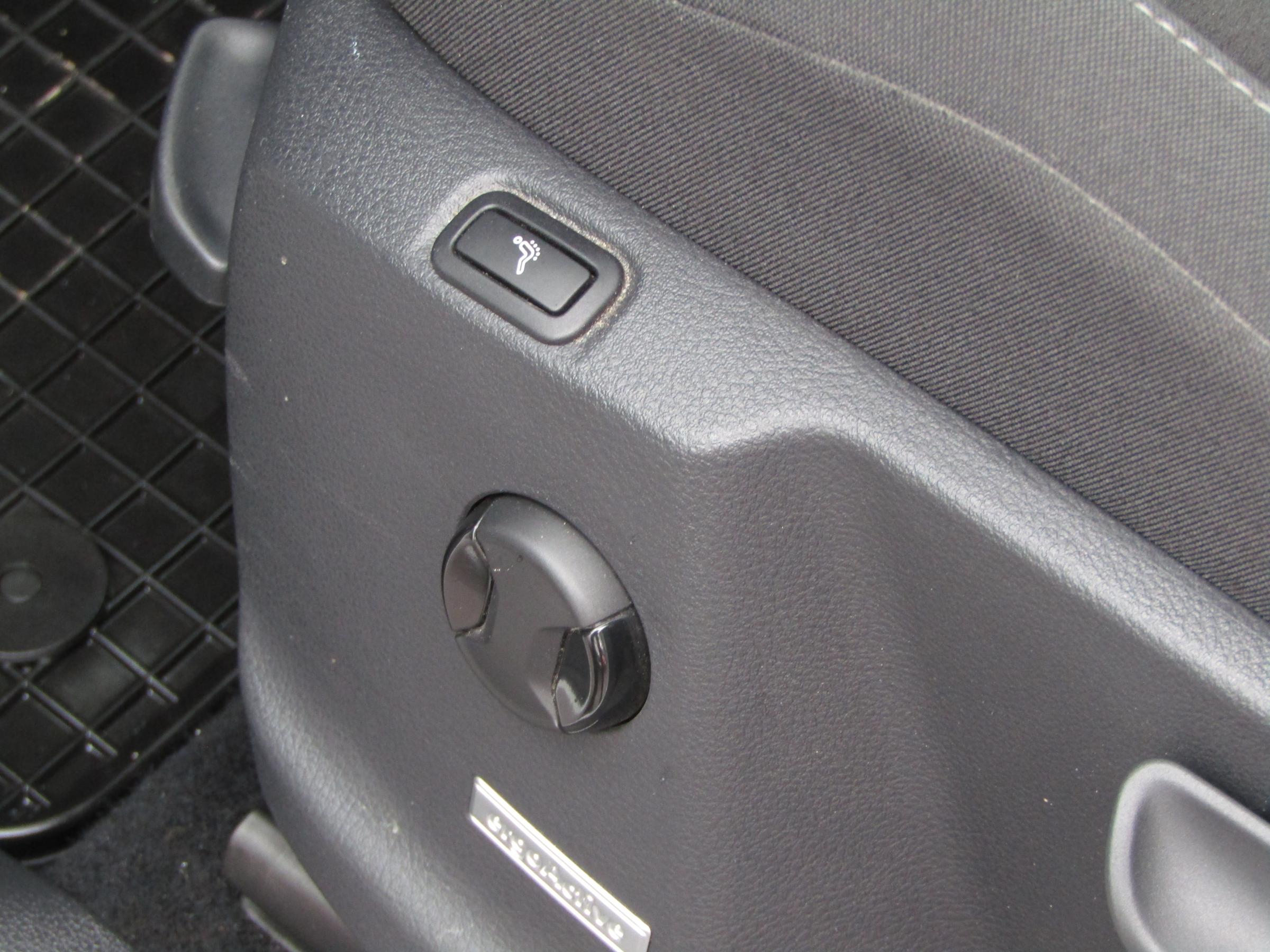 Volkswagen Touran, 2017 - pohled č. 13