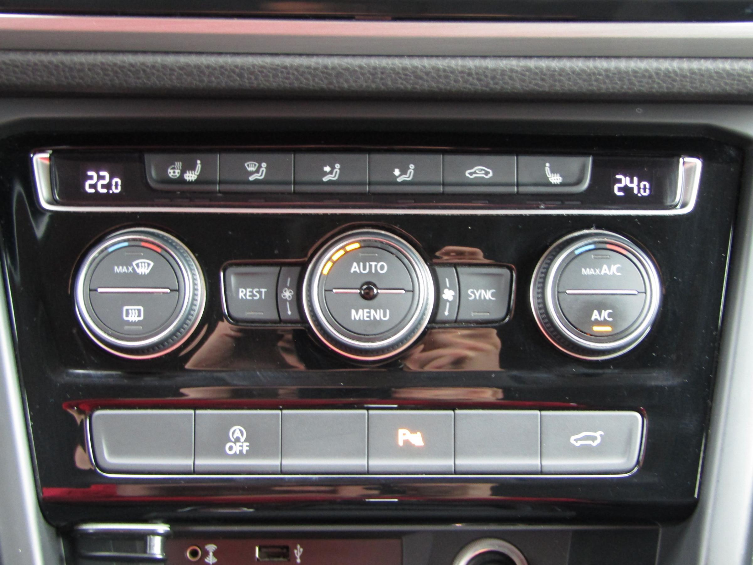 Volkswagen Touran, 2017 - pohled č. 17