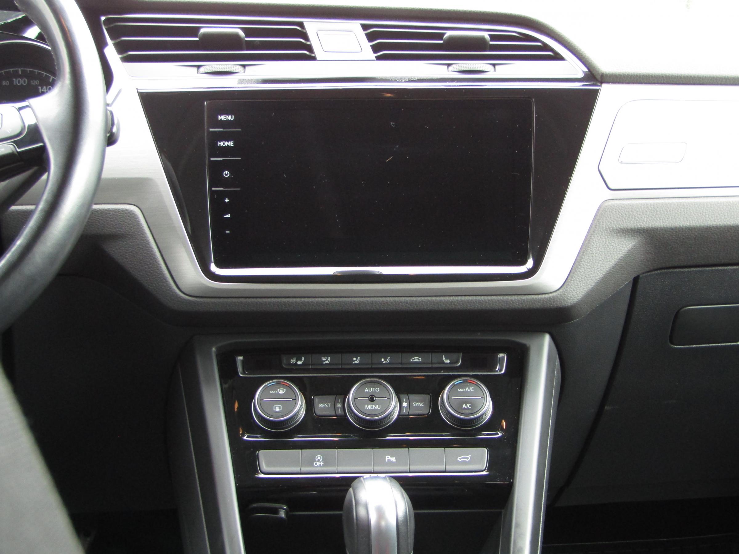 Volkswagen Touran, 2017 - pohled č. 9
