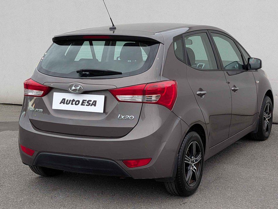 Hyundai Ix20 1.4i 