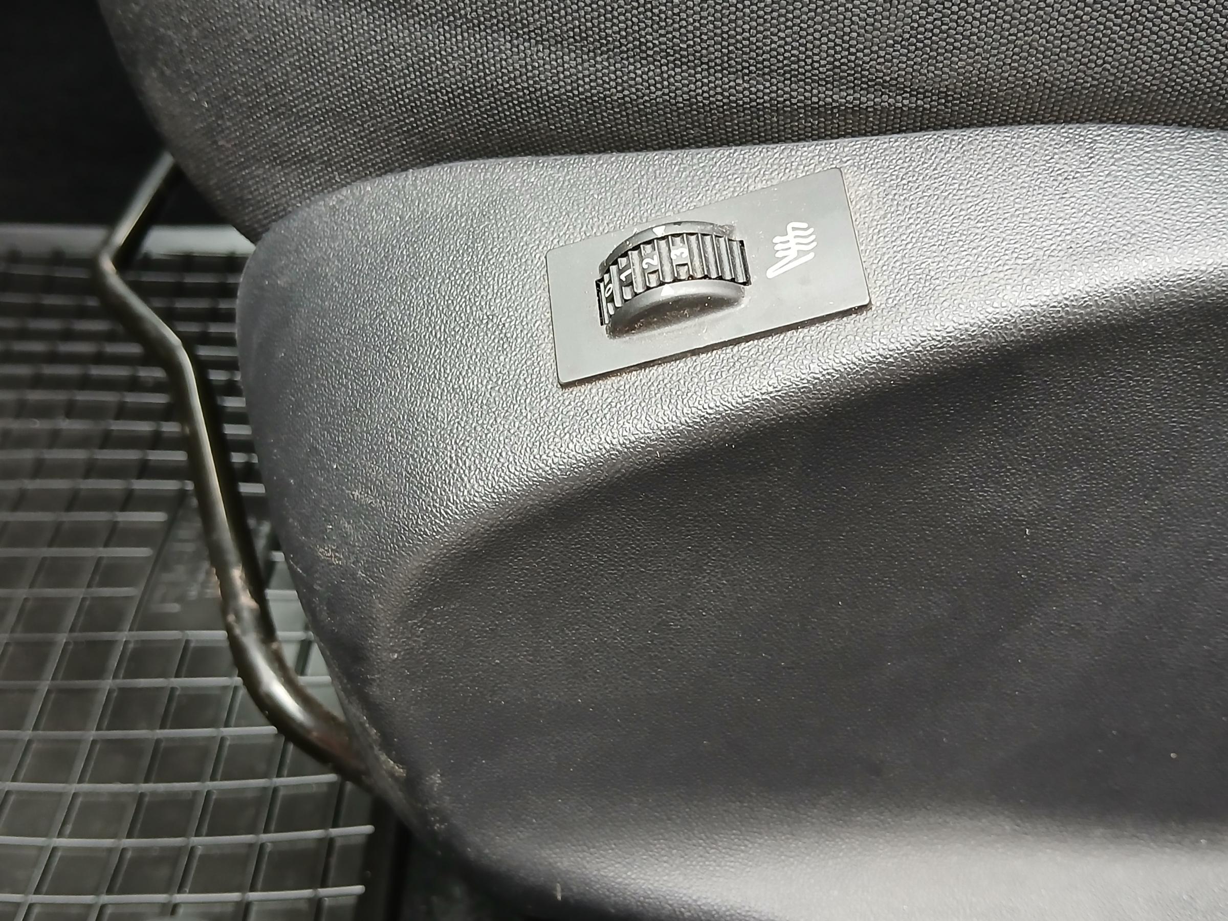 Peugeot 208, 2019 - pohled č. 12