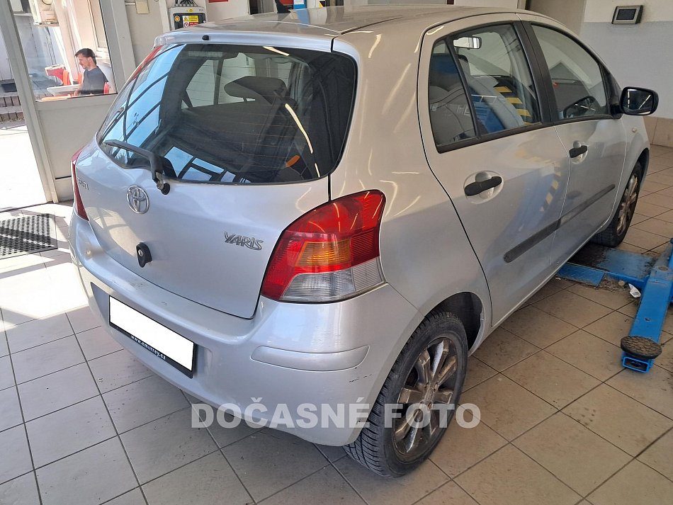 Toyota Yaris 1.3i 