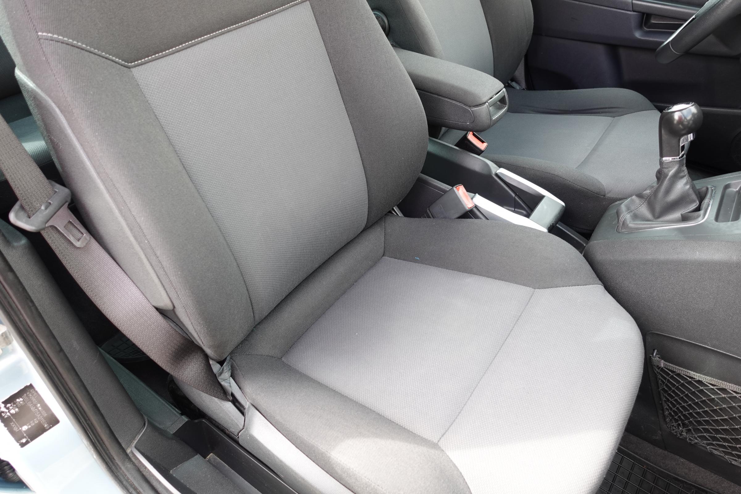 Opel Zafira, 2010 - pohled č. 12