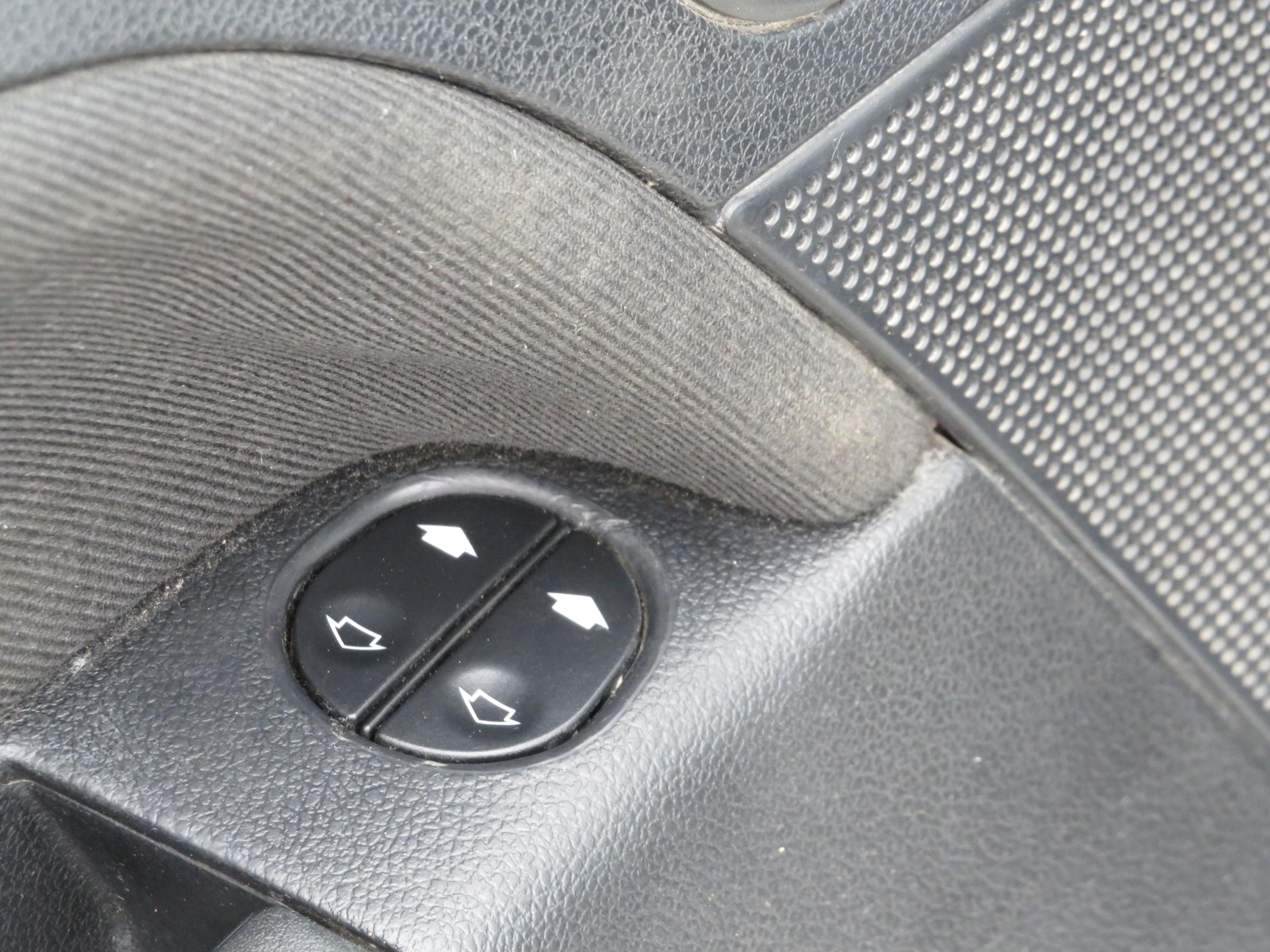 Ford Fiesta, 2005 - pohled č. 12