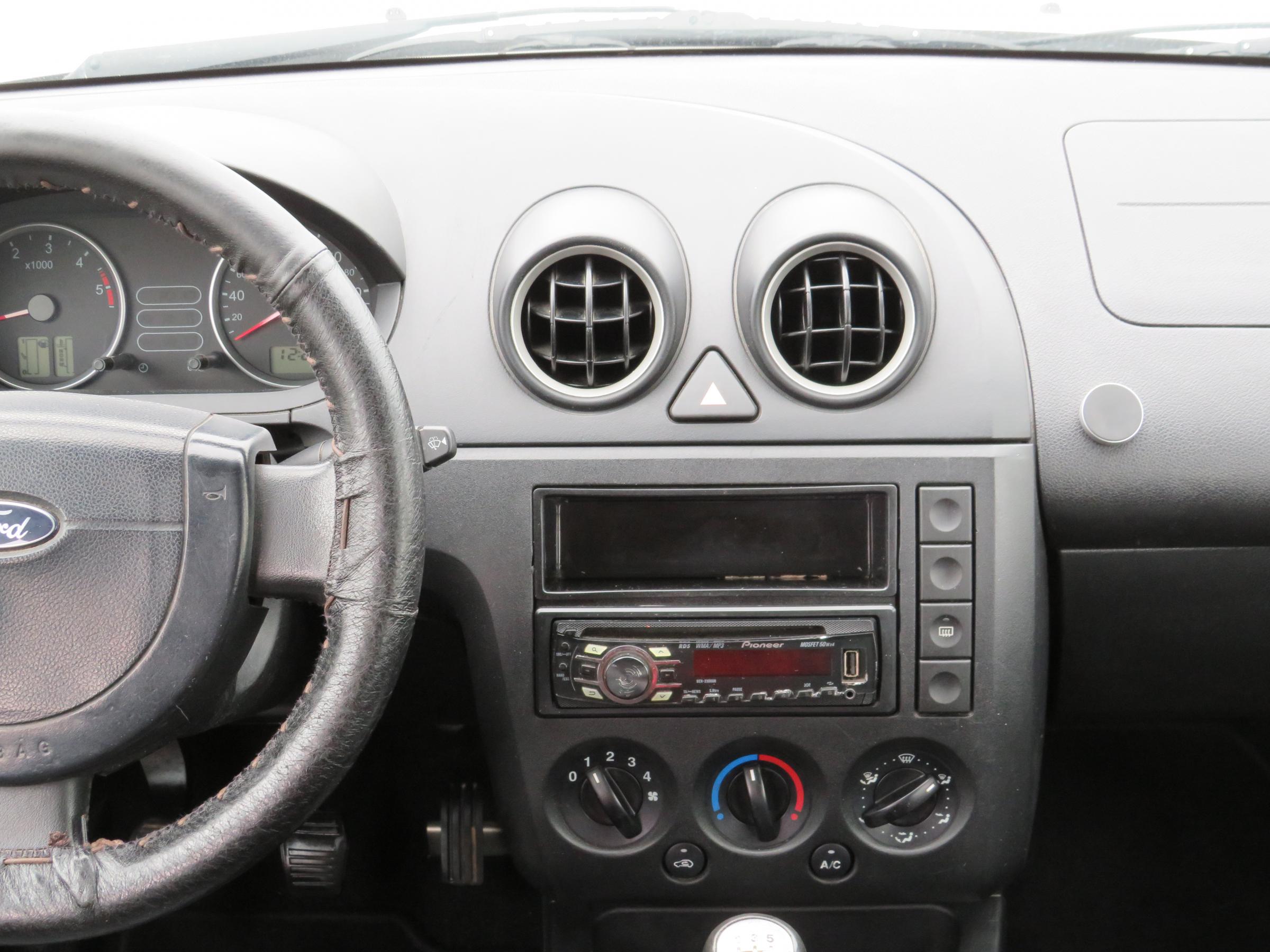 Ford Fiesta, 2005 - pohled č. 9