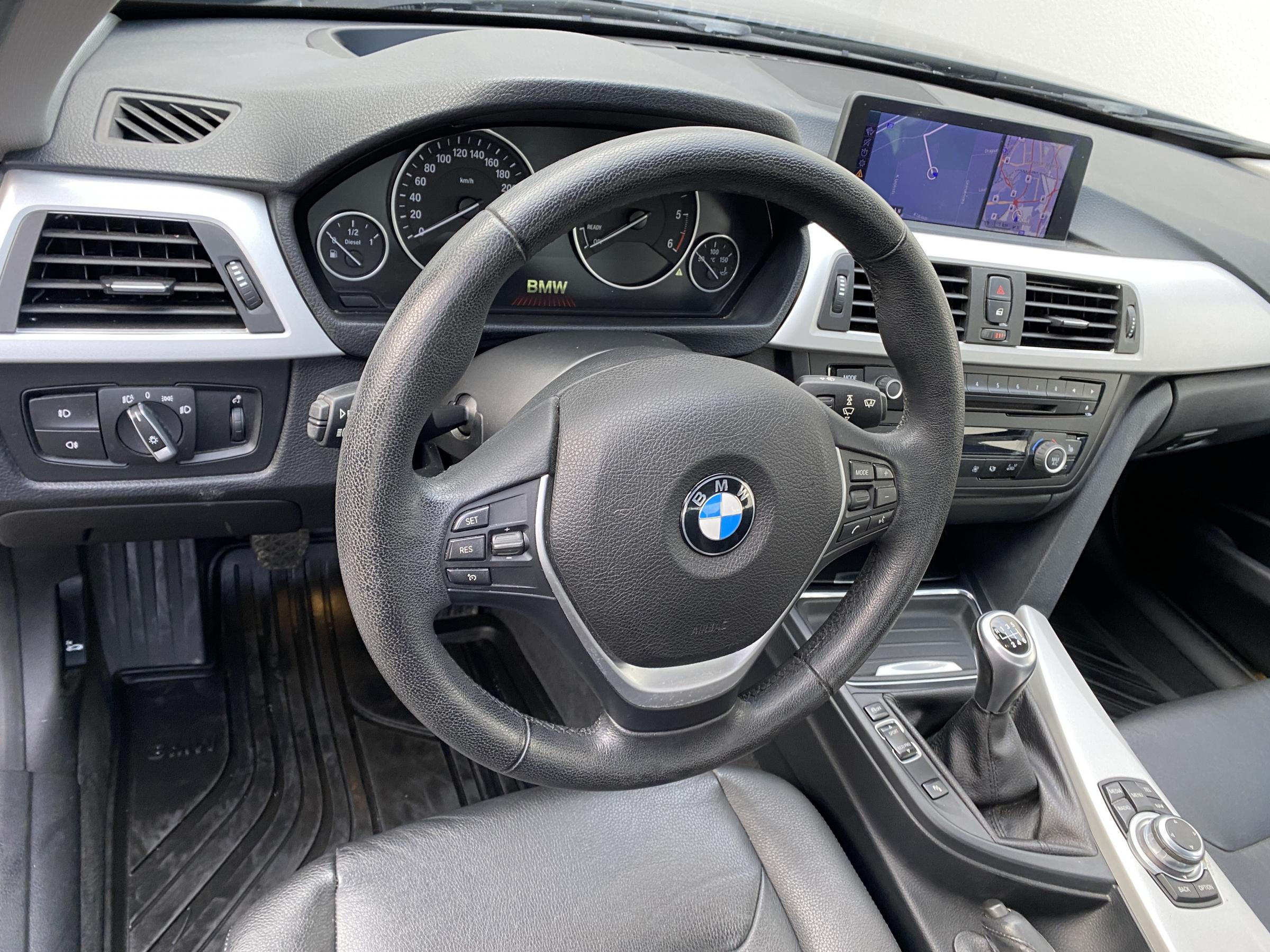 BMW Řada 3, 2012 - pohled č. 12