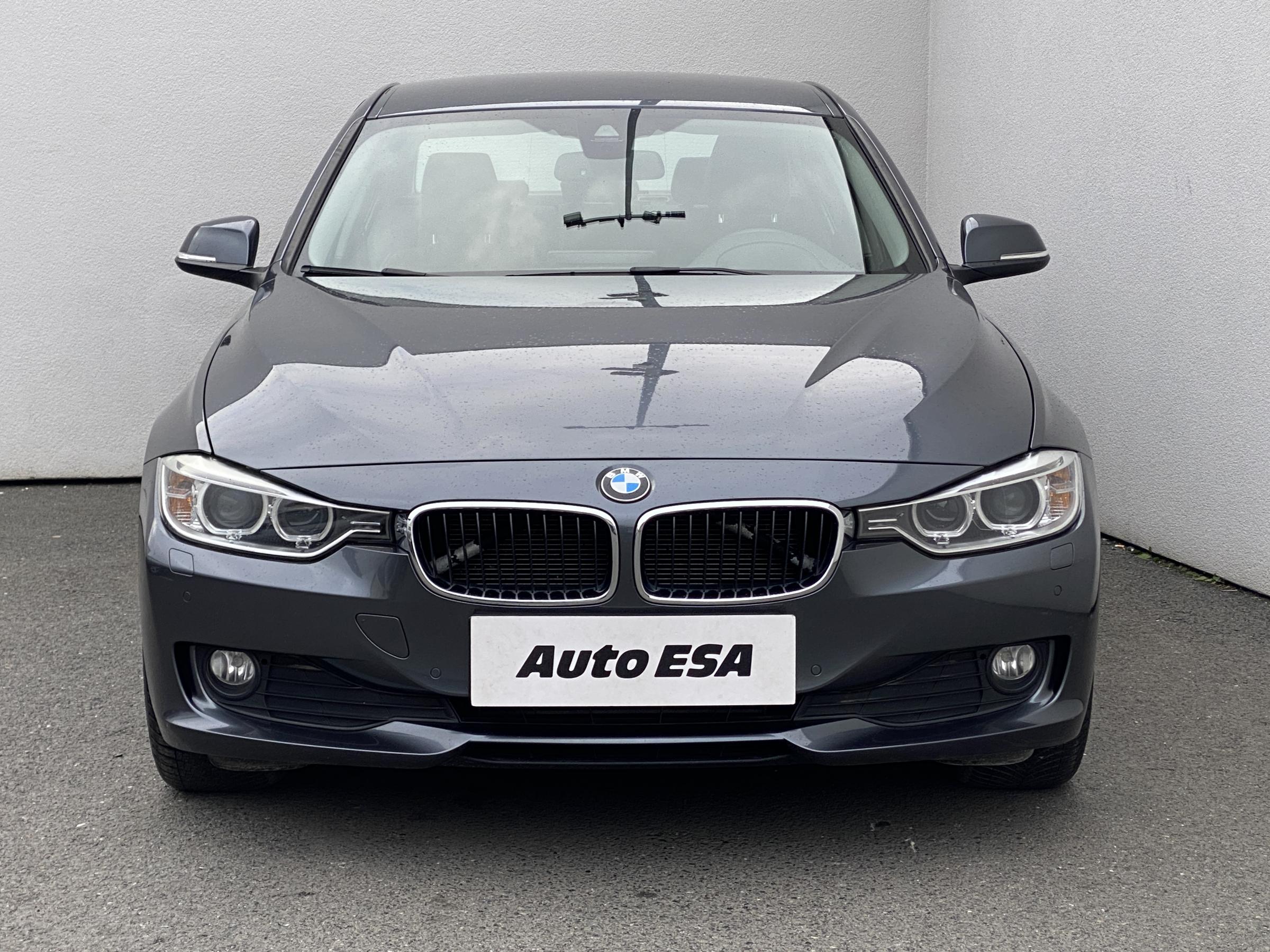 BMW Řada 3, 2012 - pohled č. 2