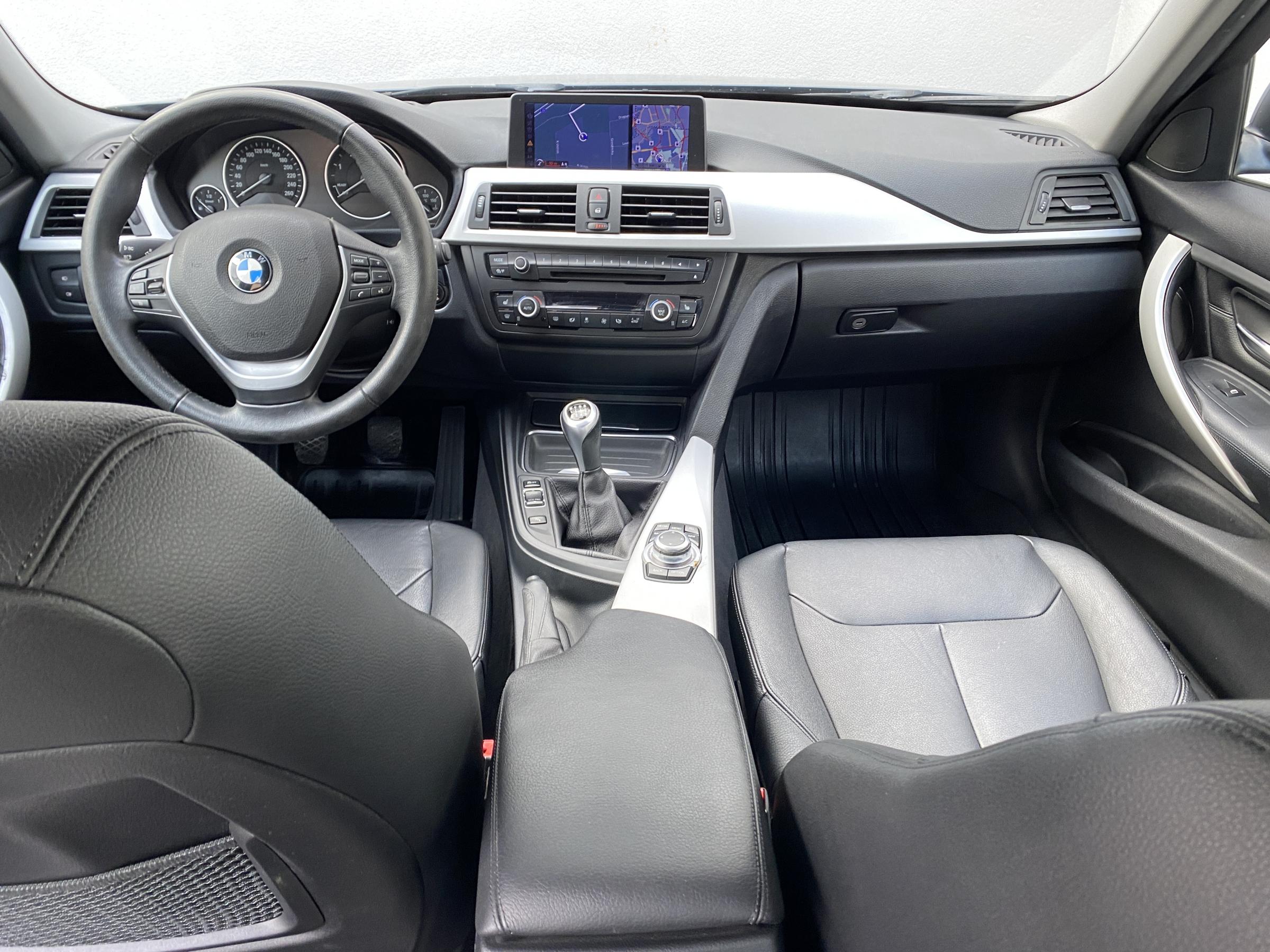 BMW Řada 3, 2012 - pohled č. 8