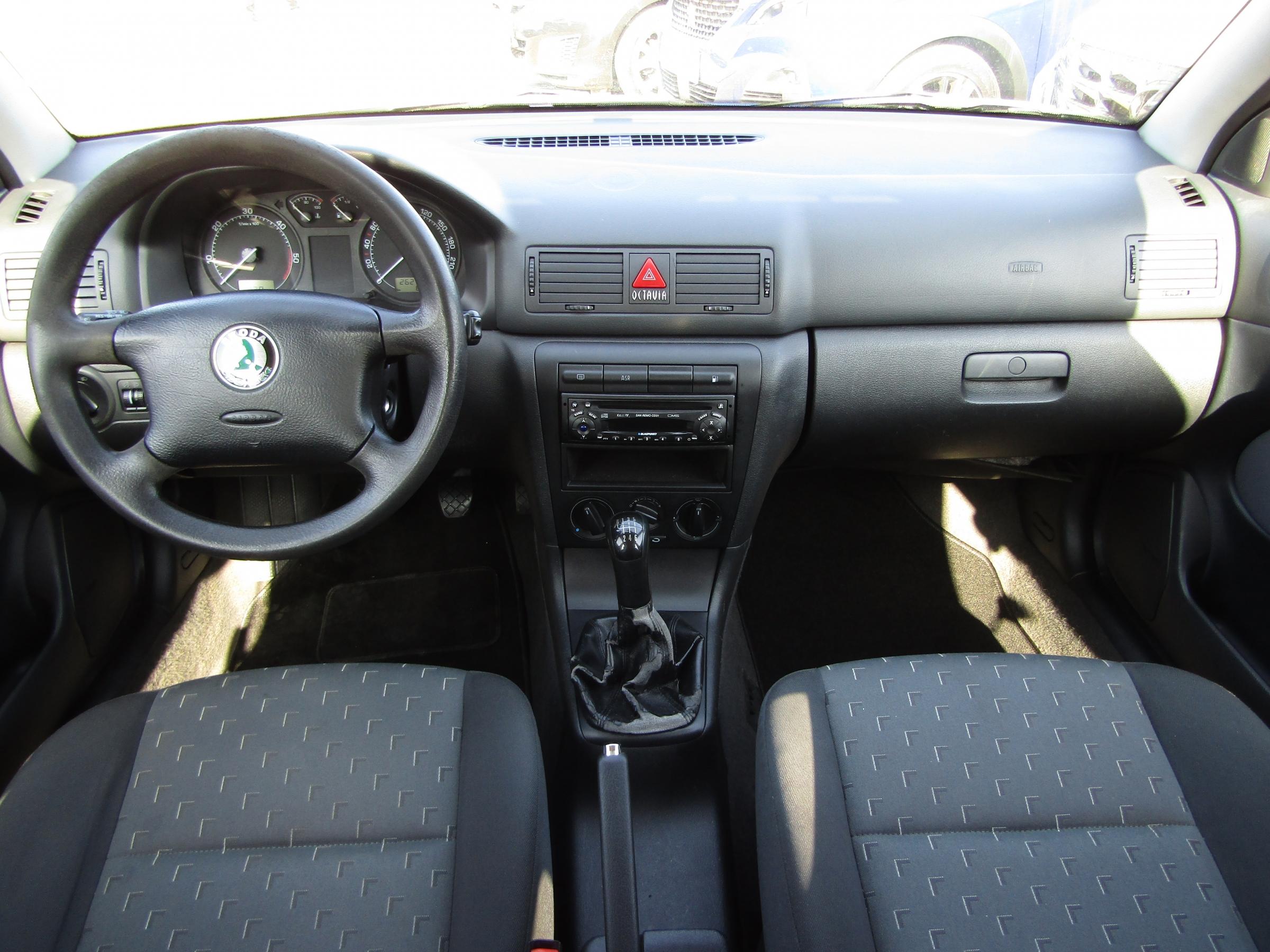 Škoda Octavia, 2004 - pohled č. 8