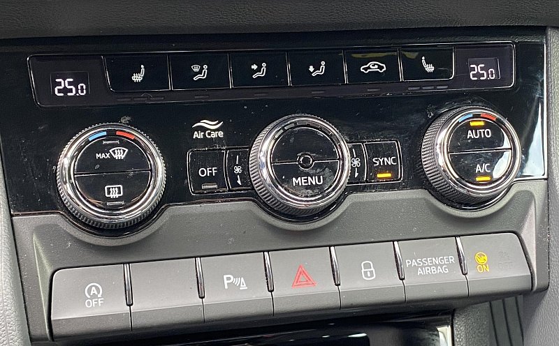 Škoda Karoq 1.5TSi SportLine