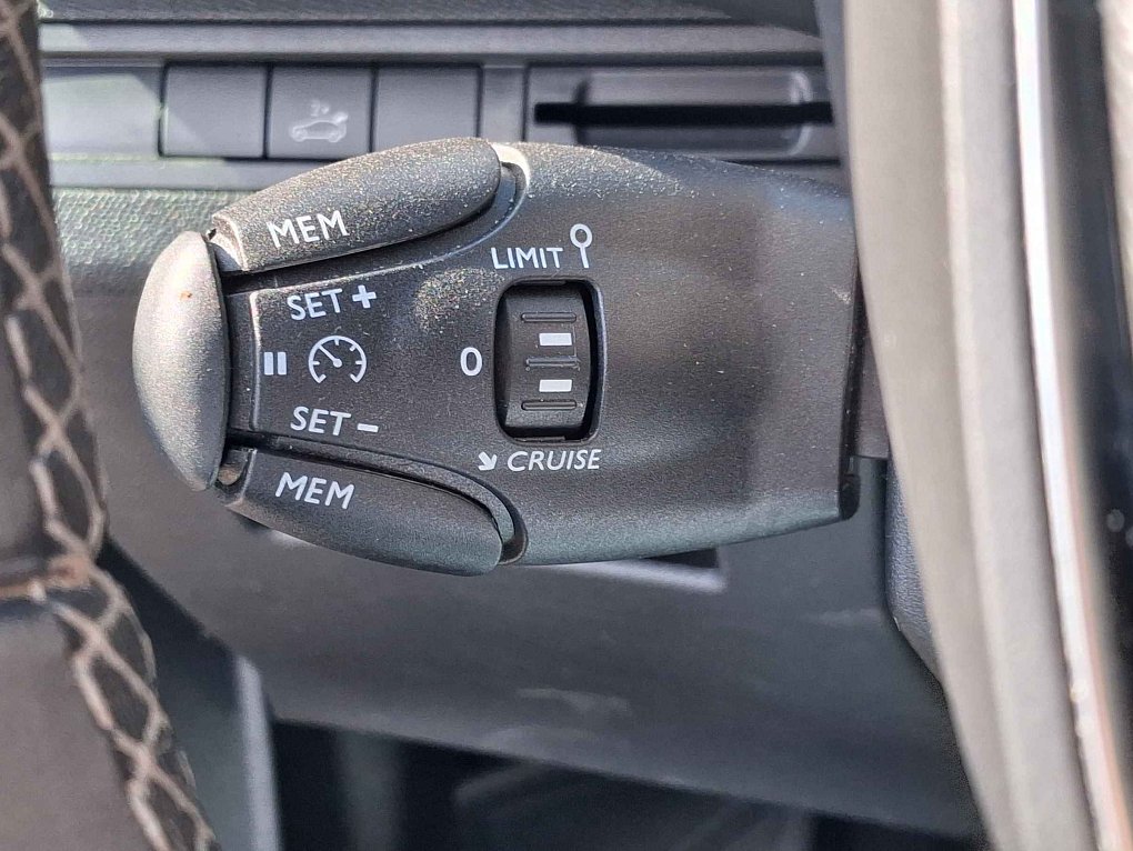 Peugeot 3008 1.2 PT Allure