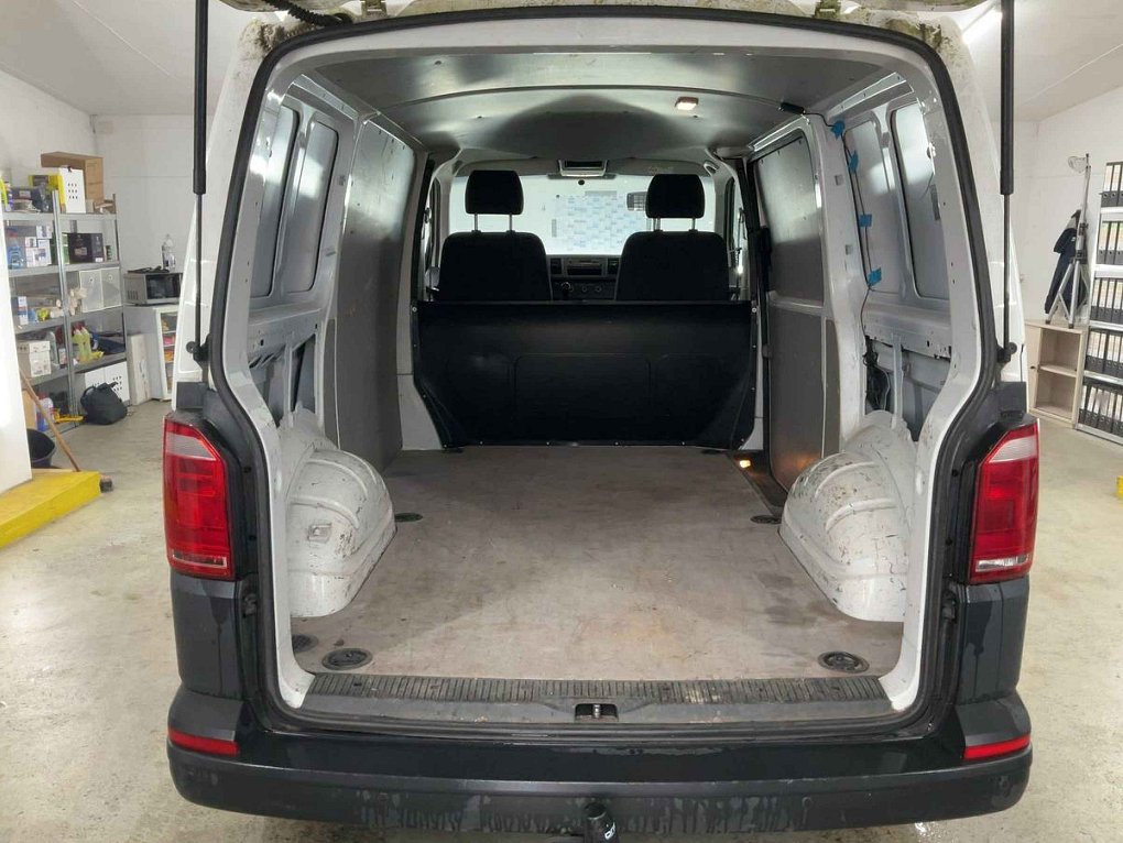 Volkswagen Transporter 2.0TDi  T6 L1H1
