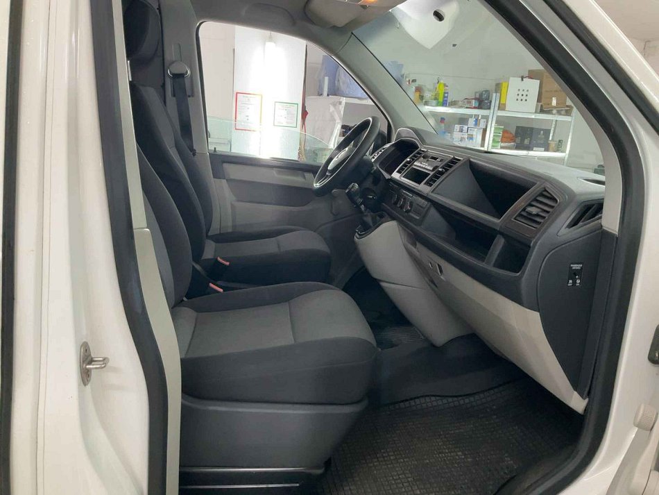 Volkswagen Transporter 2.0TDi  T6 L1H1