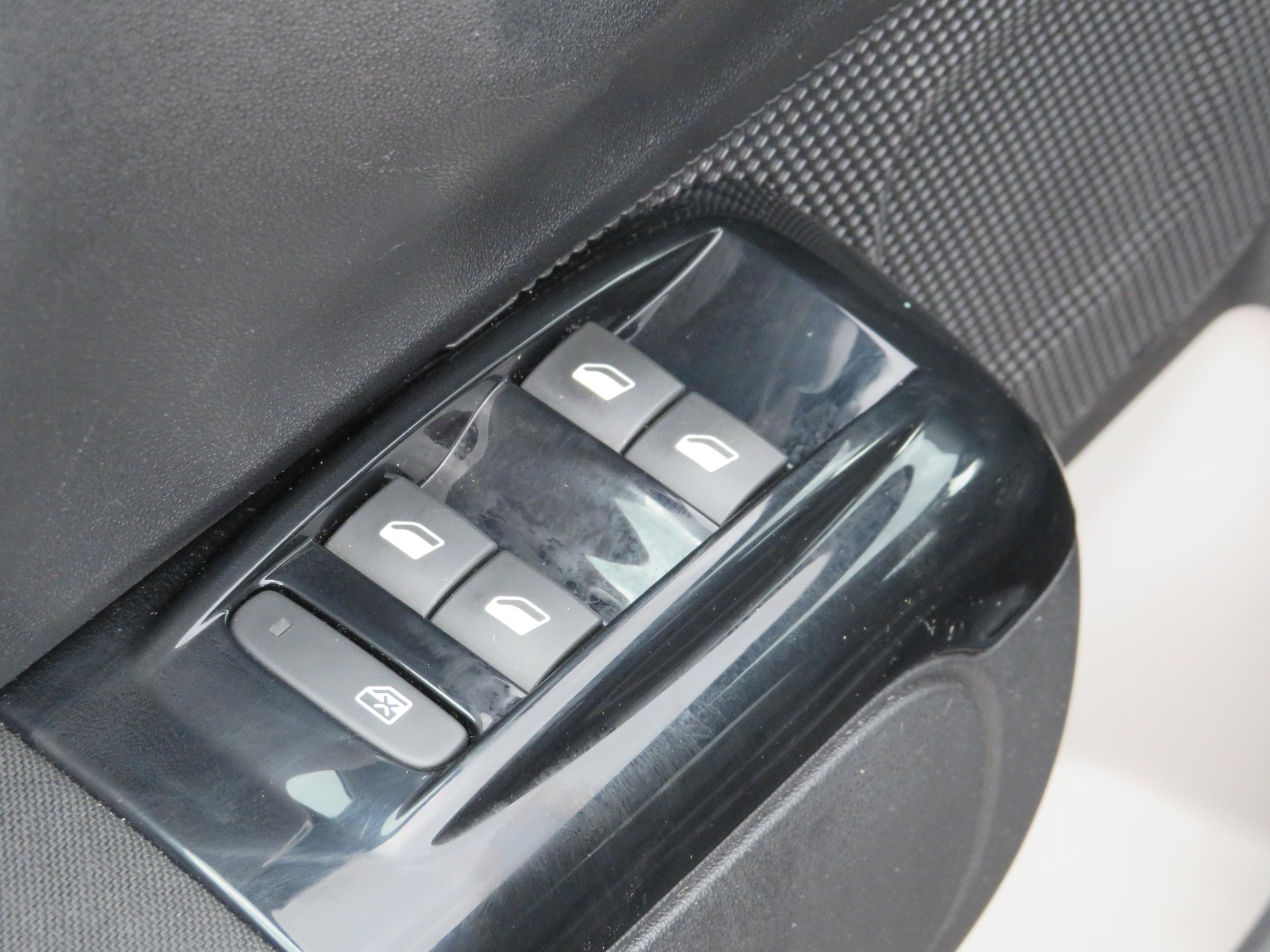 Citroën C3, 2017 - pohled č. 13