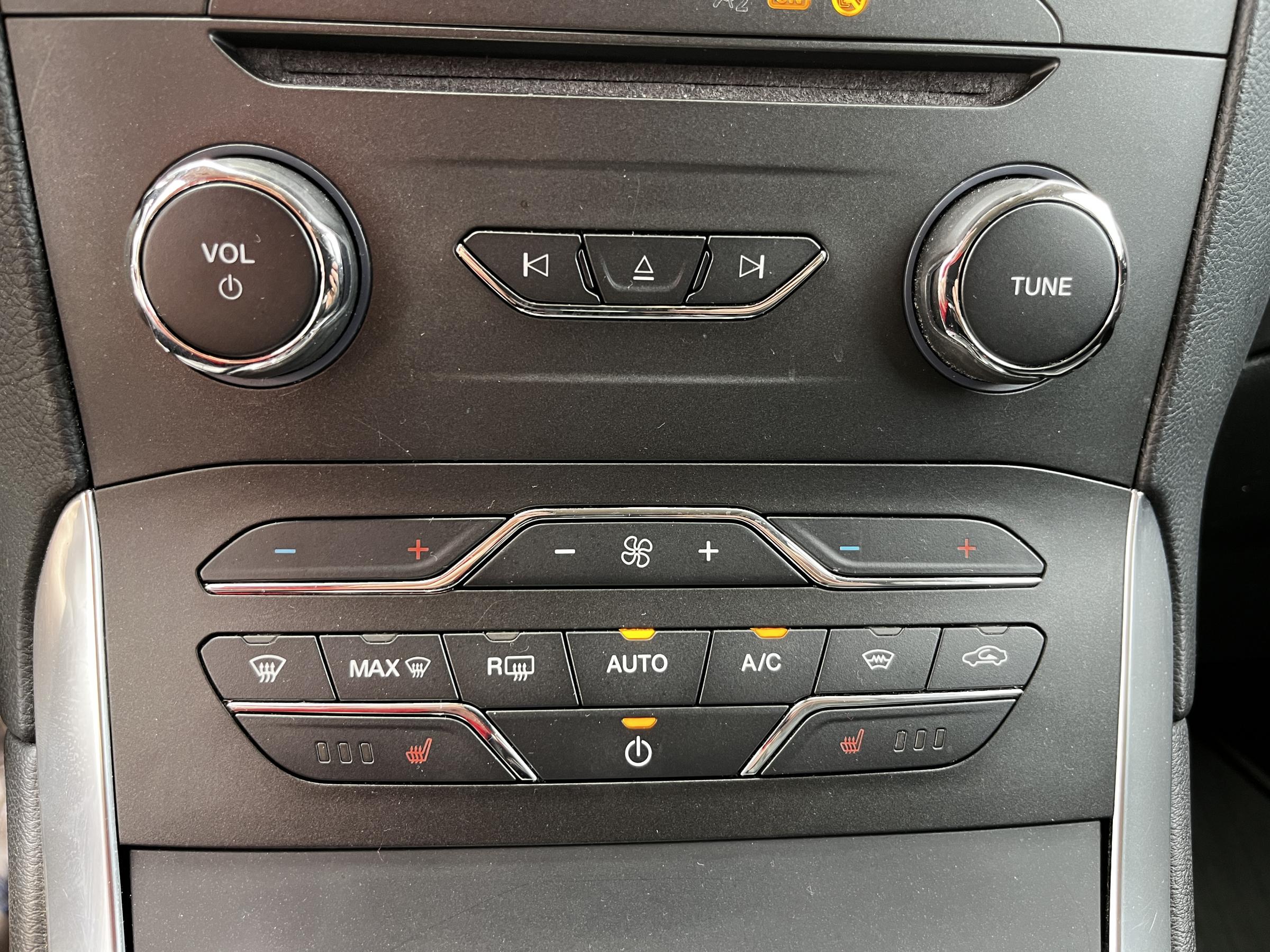 Ford Galaxy, 2017 - pohled č. 16