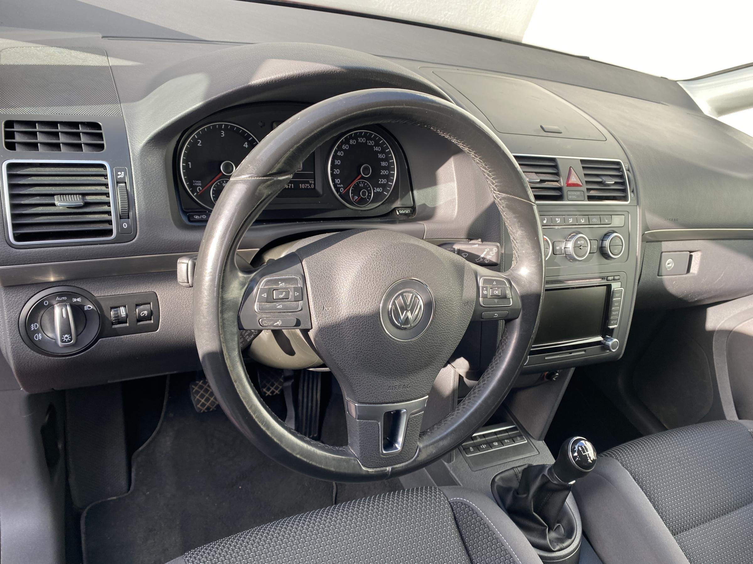 Volkswagen Touran, 2014 - pohled č. 12