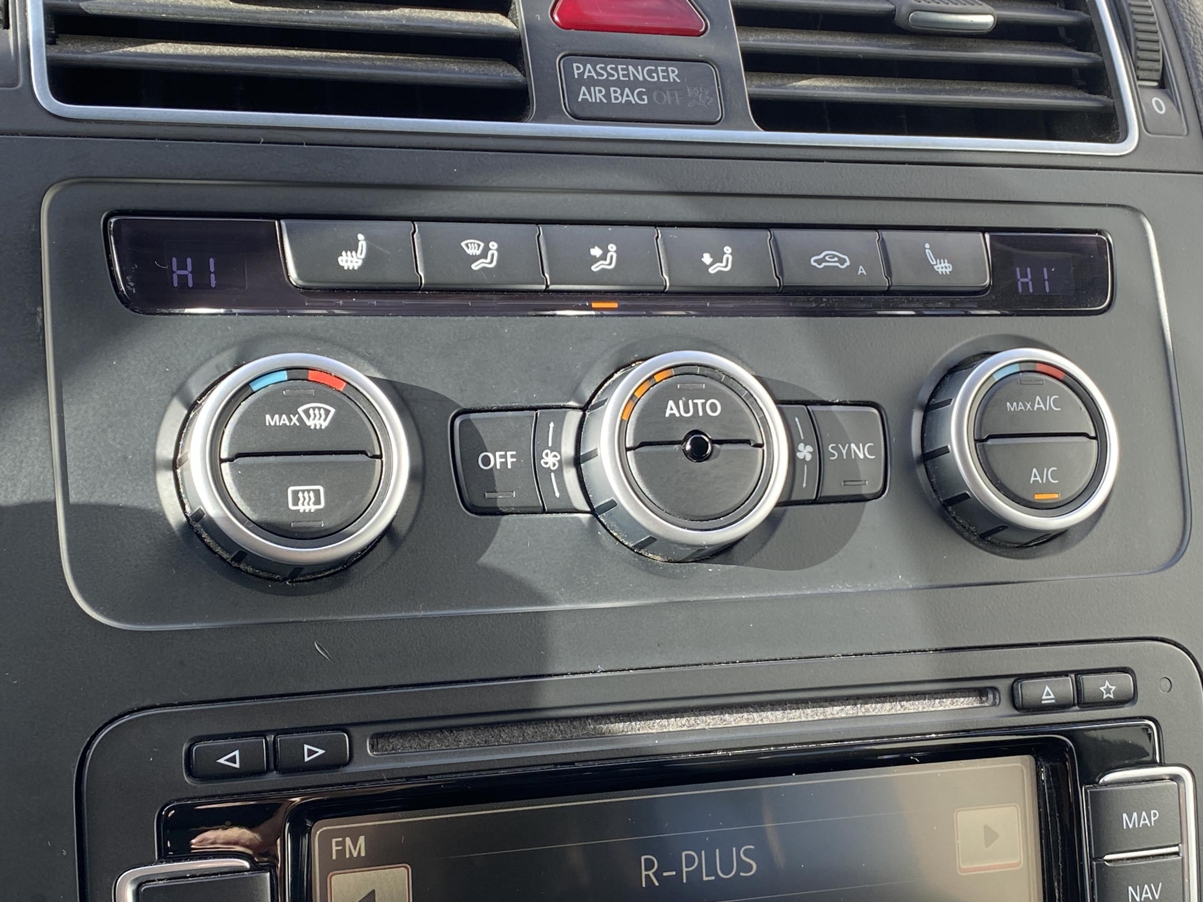 Volkswagen Touran, 2014 - pohled č. 15