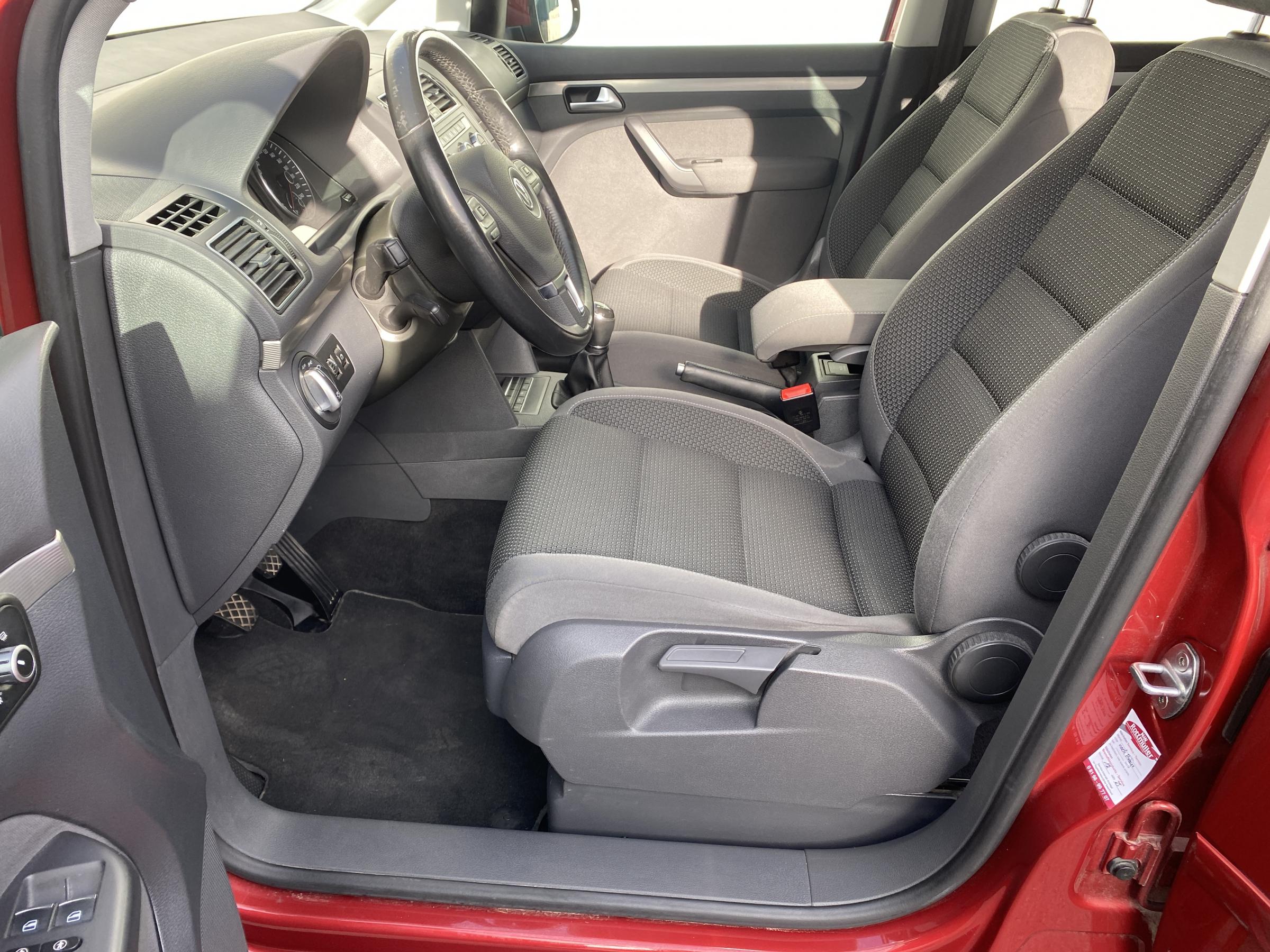 Volkswagen Touran, 2014 - pohled č. 9