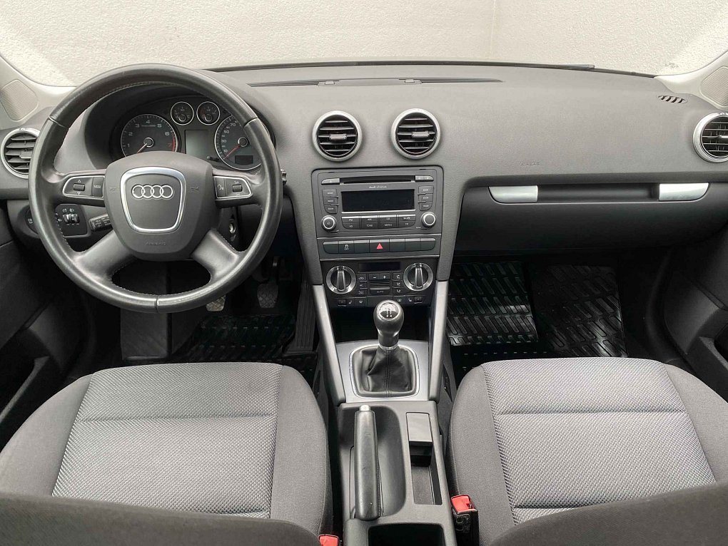 Audi A3 1.6i 