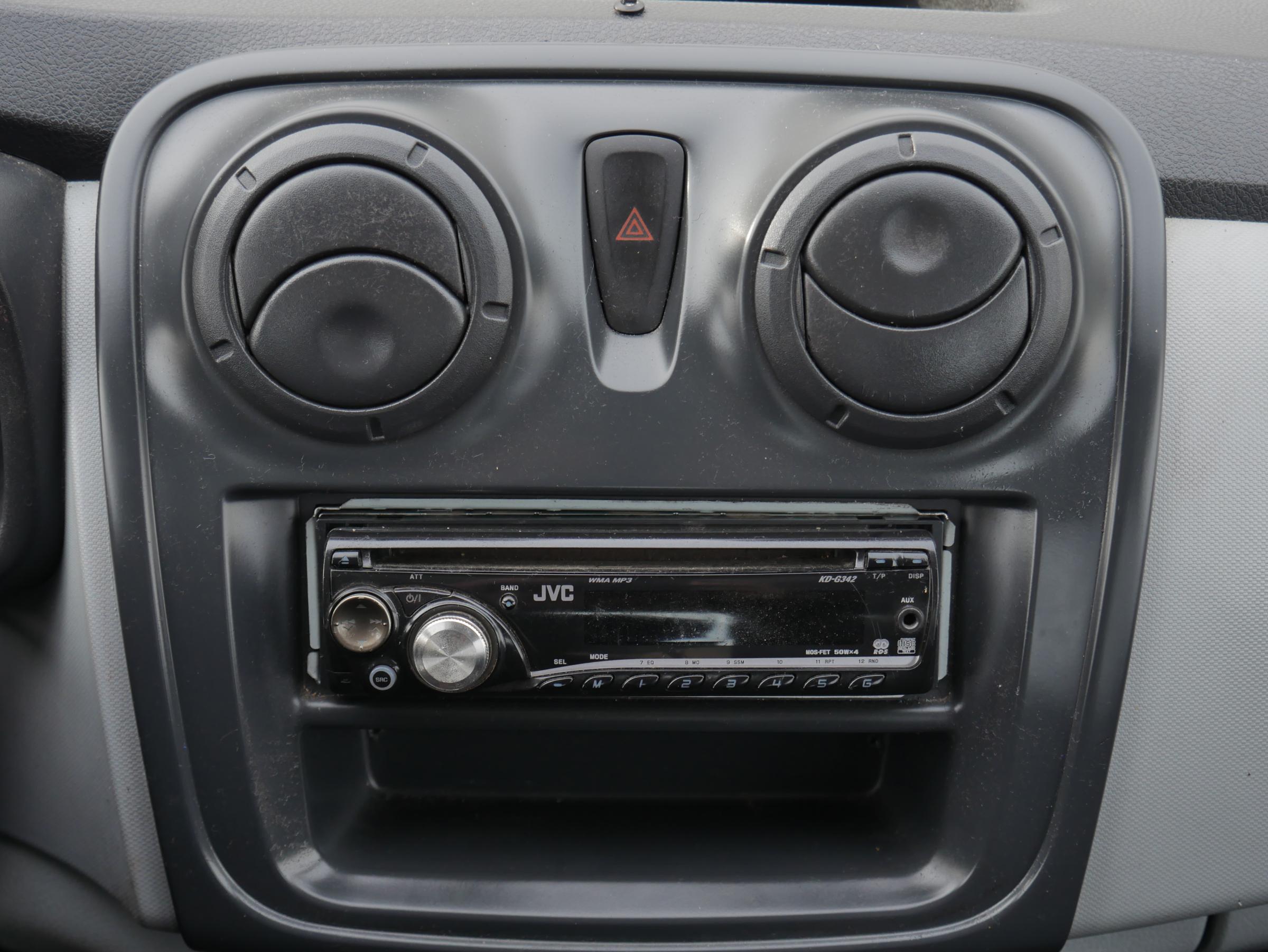 Dacia Logan, 2013 - pohled č. 13