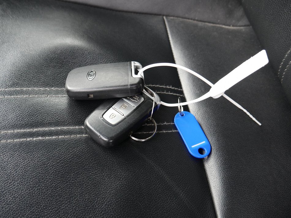 Kia Sportage 2.0 CVVT Spirit AWD