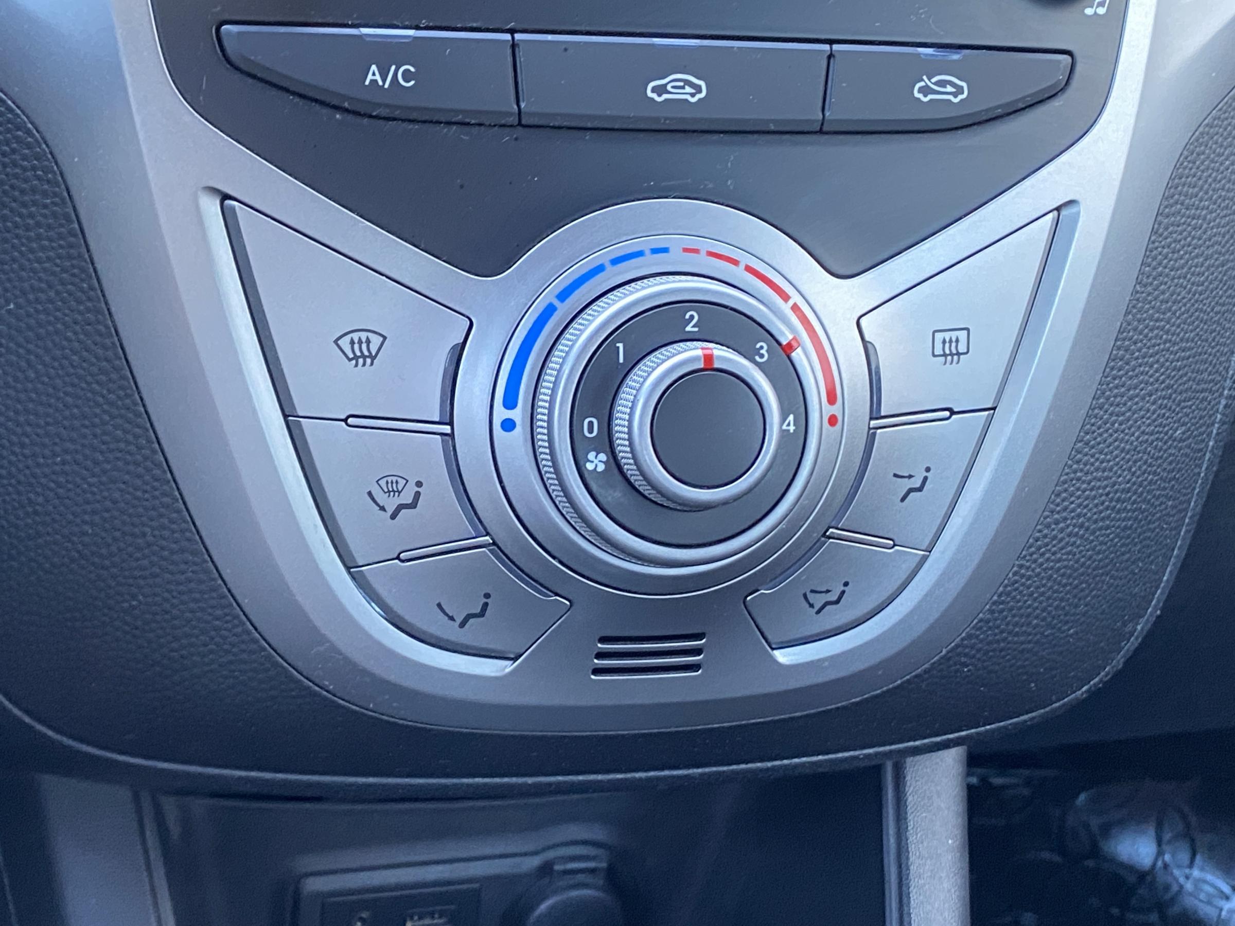 Hyundai ix20, 2013 - pohled č. 13