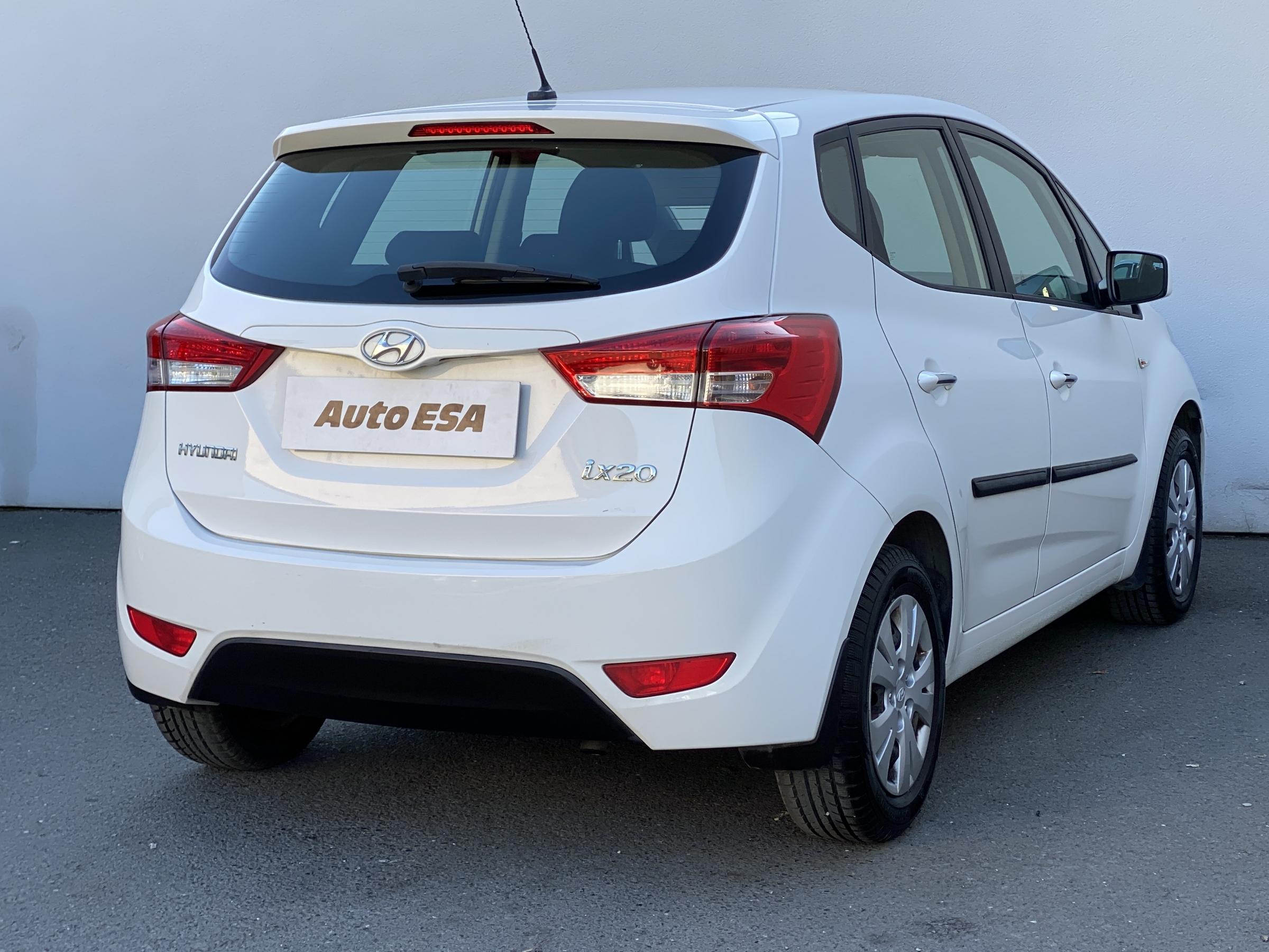 Hyundai ix20, 2013 - pohled č. 4