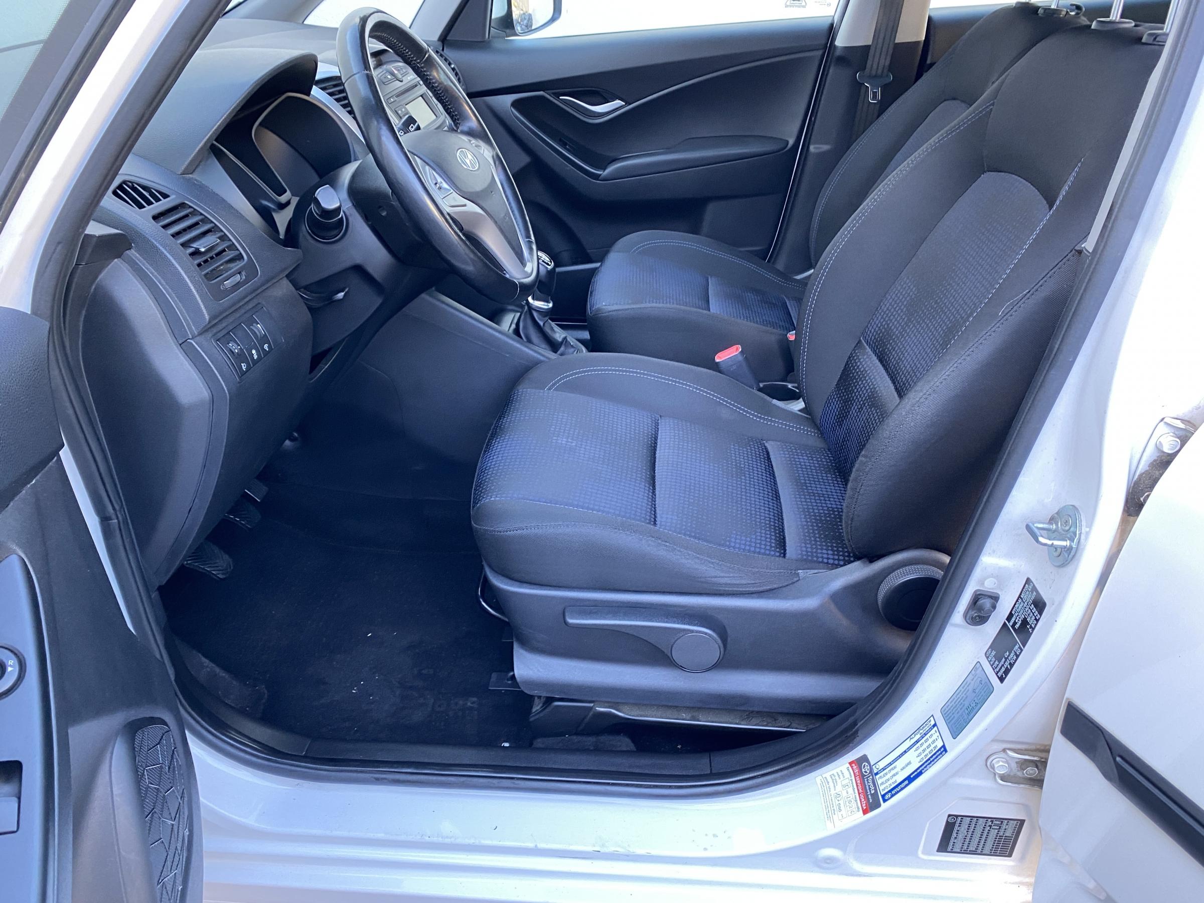 Hyundai ix20, 2013 - pohled č. 9