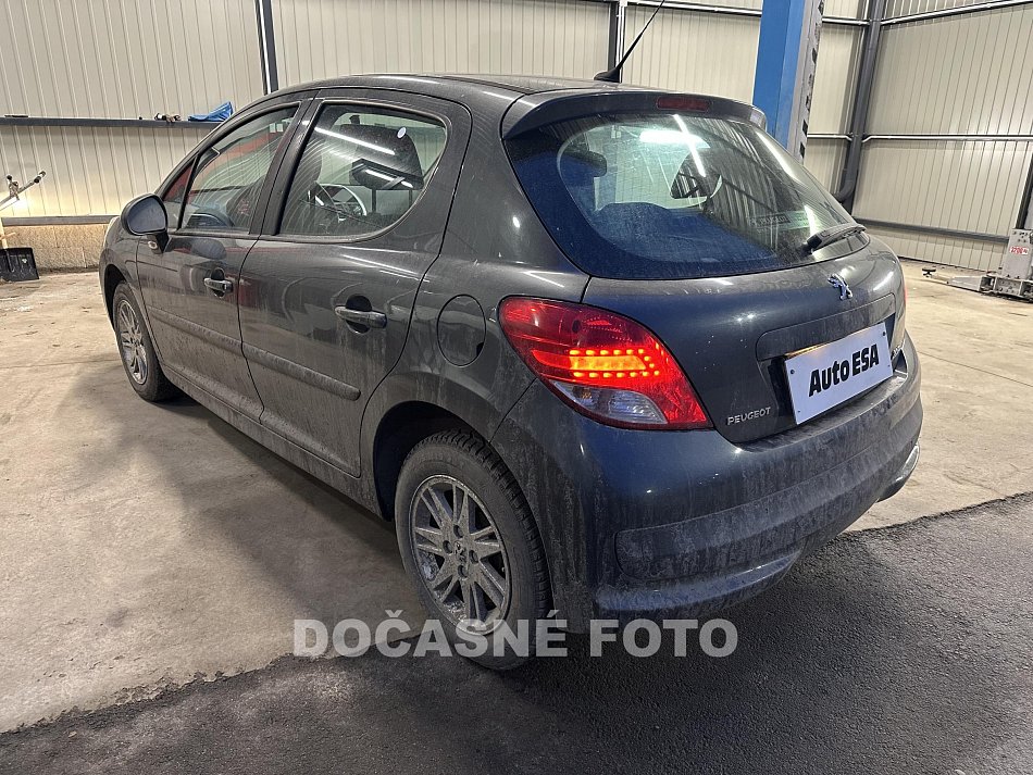 Peugeot 207 1.4 i 