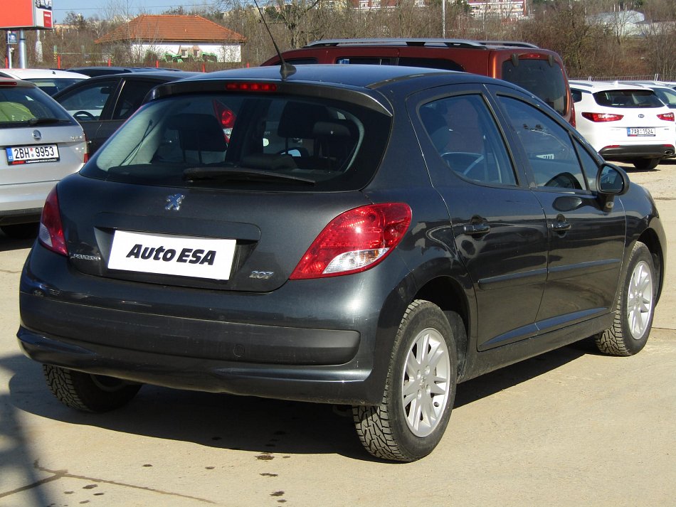 Peugeot 207 1.4 i 