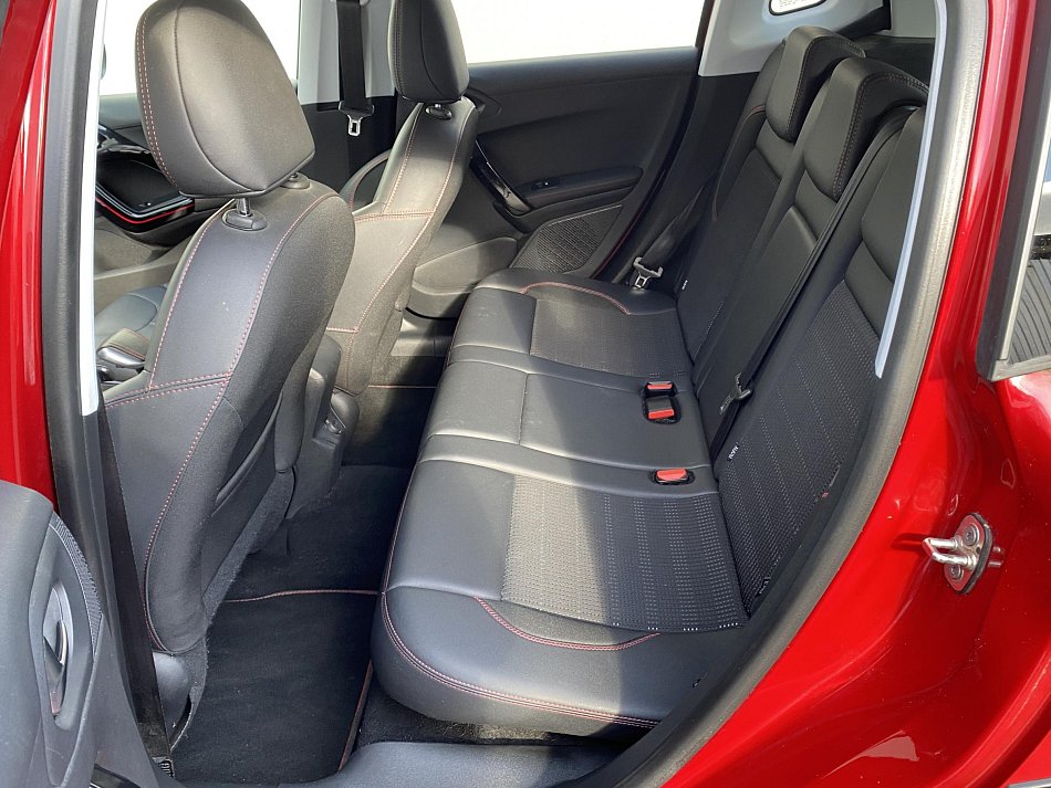 Peugeot 2008 1.2 PT GT Line