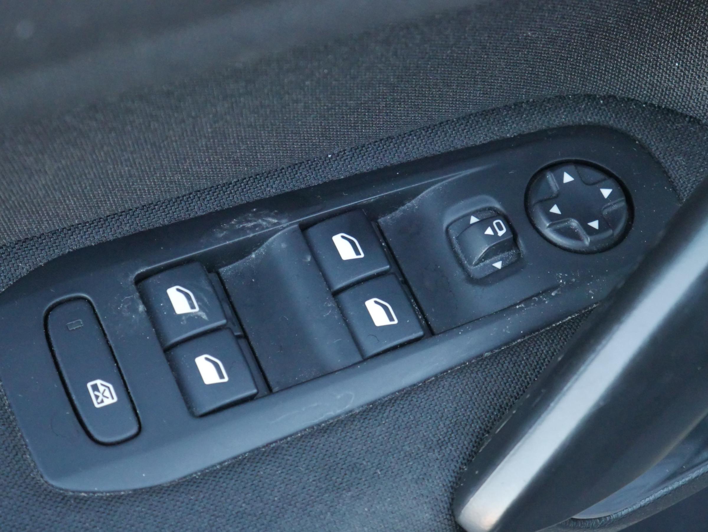 Peugeot 308, 2018 - pohled č. 20